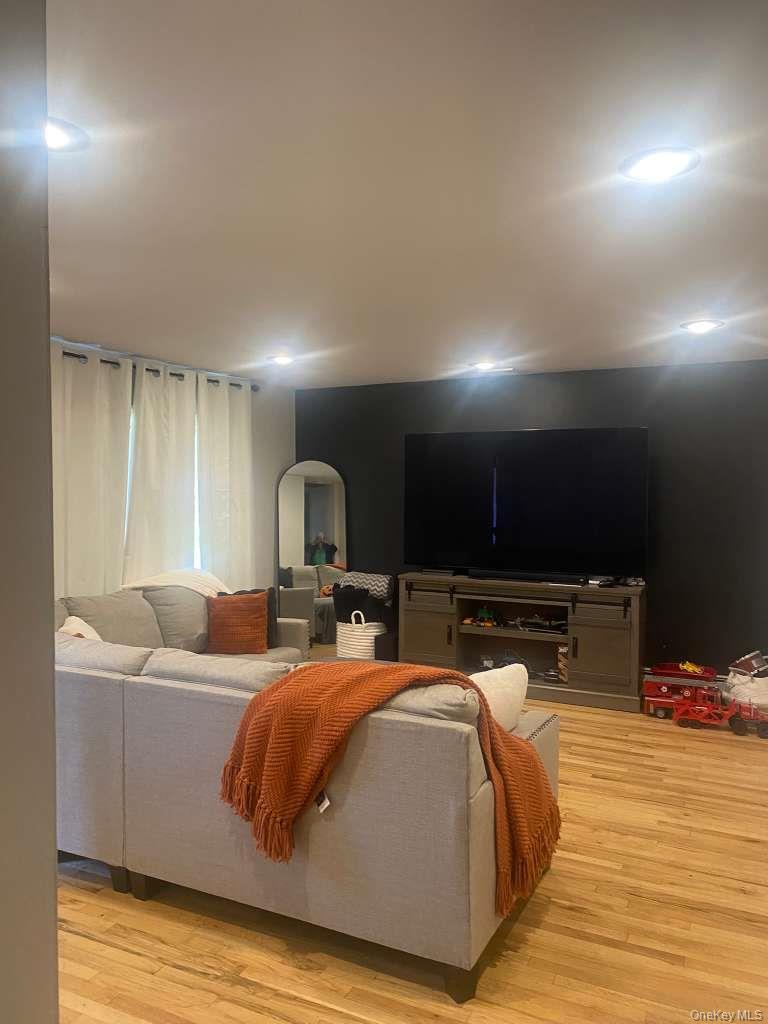 Single Family Wenmore  Suffolk County, NY 11776, MLS-931318-13