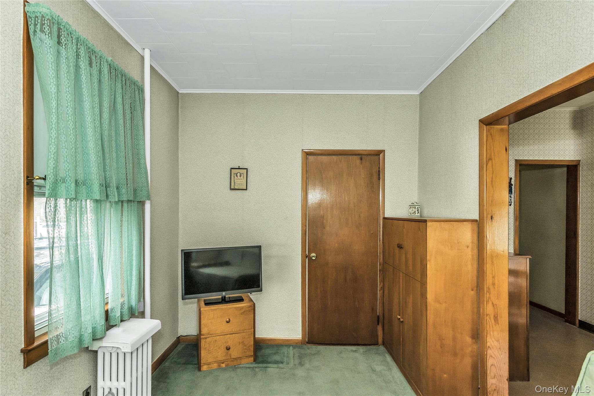 Single Family 56th  Queens, NY 11378, MLS-931324-16