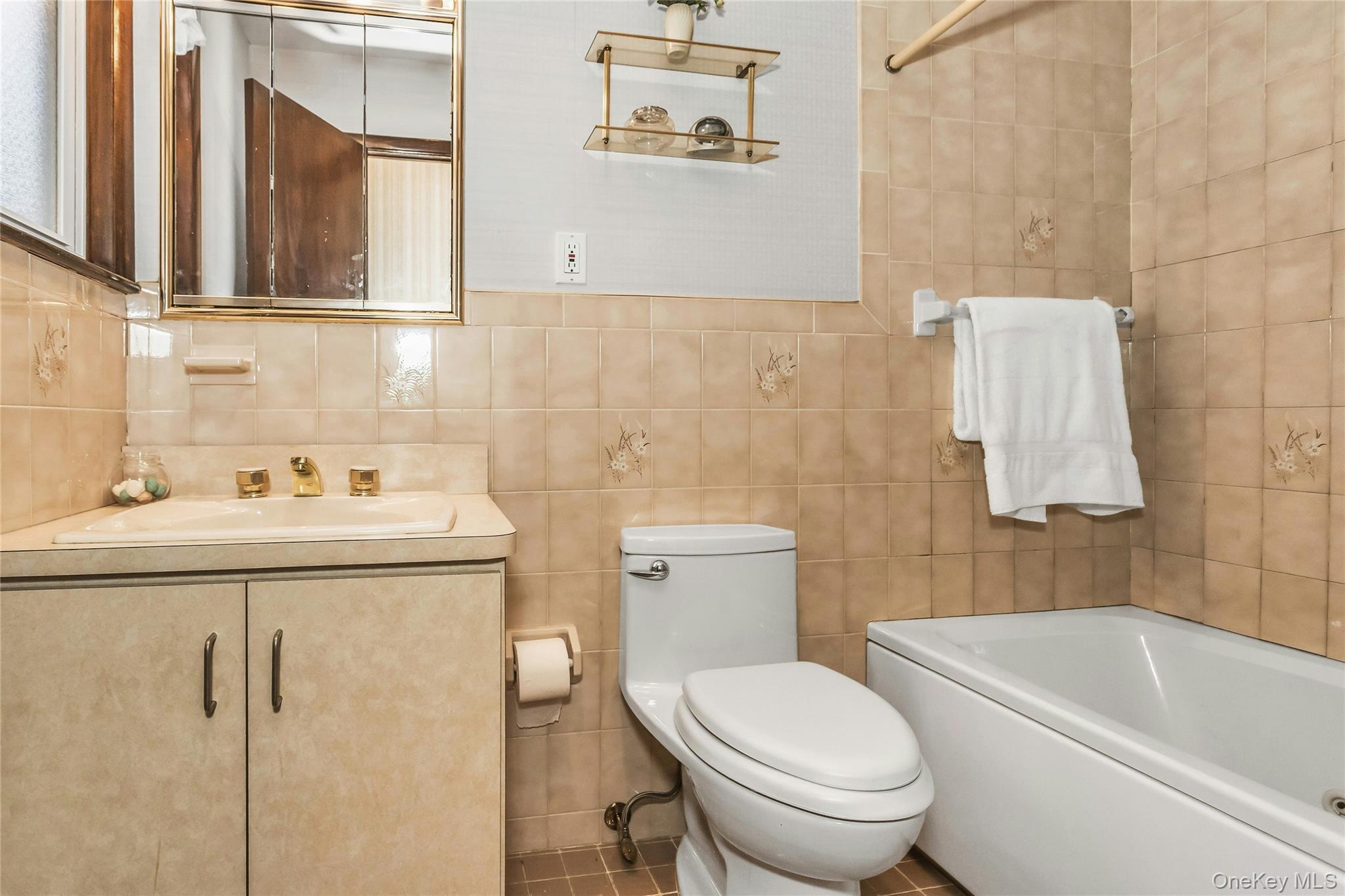 Single Family 56th  Queens, NY 11378, MLS-931324-27