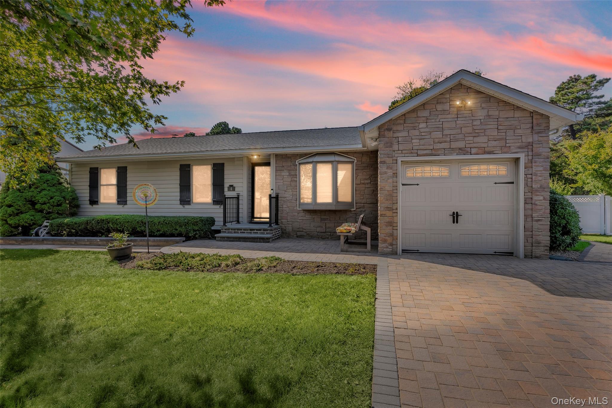 Single Family Lisa Suffolk County, NY 11763, MLS-931342-30