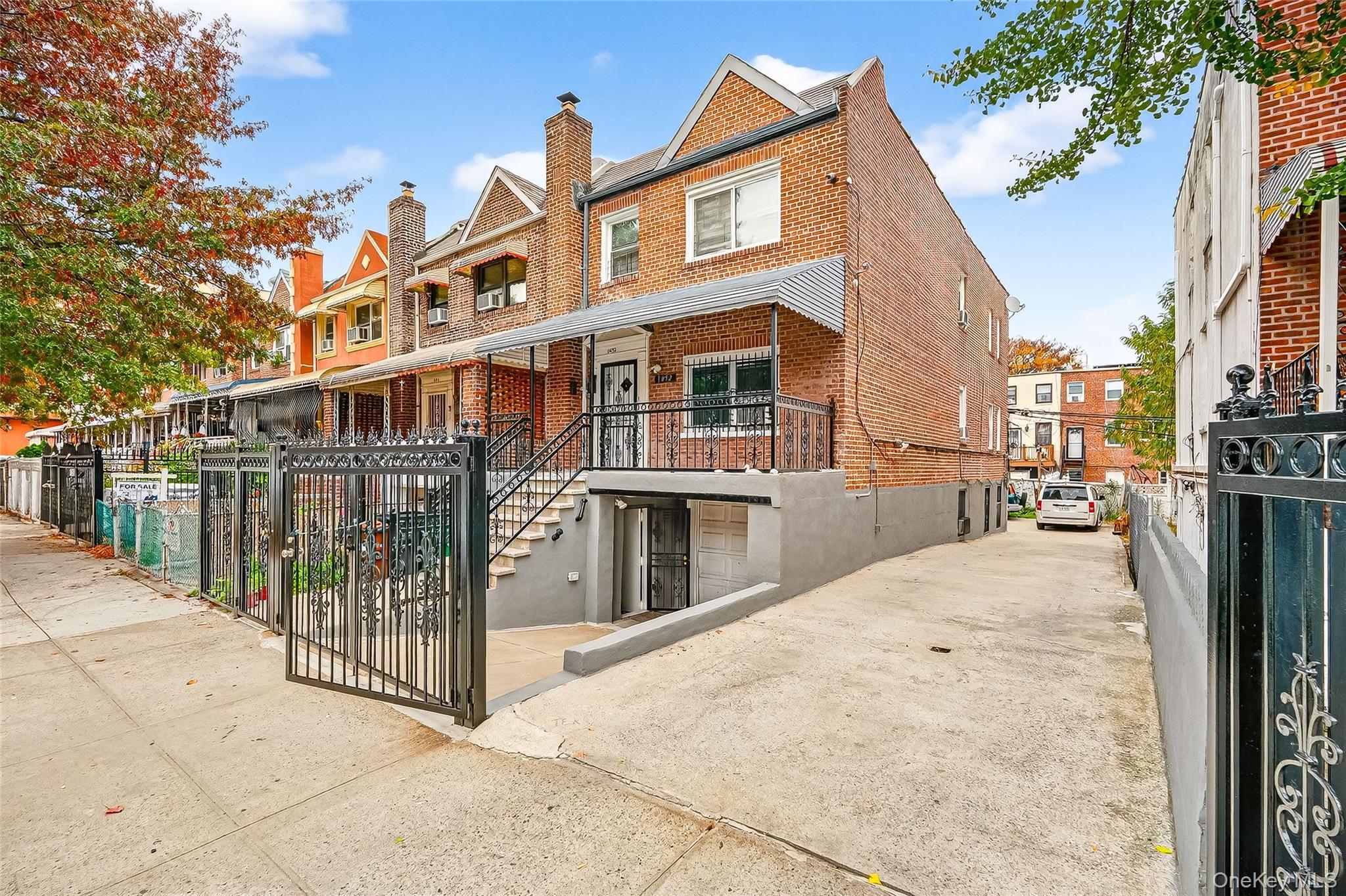 Single Family Evergreen  Bronx, NY 10472, MLS-931348-2