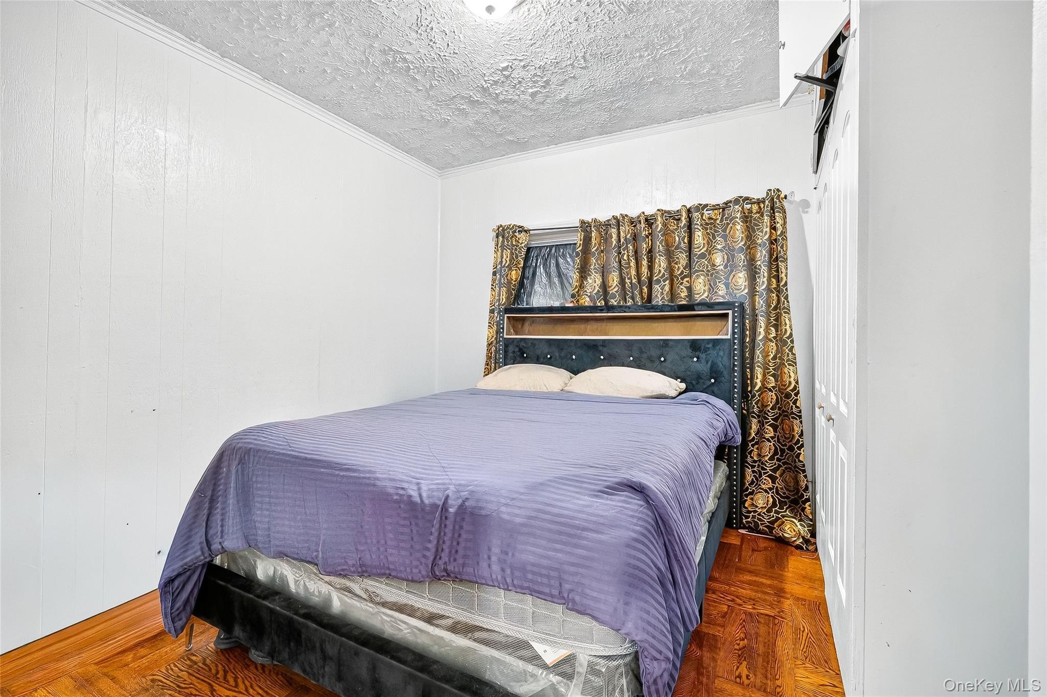 Single Family Evergreen  Bronx, NY 10472, MLS-931348-21