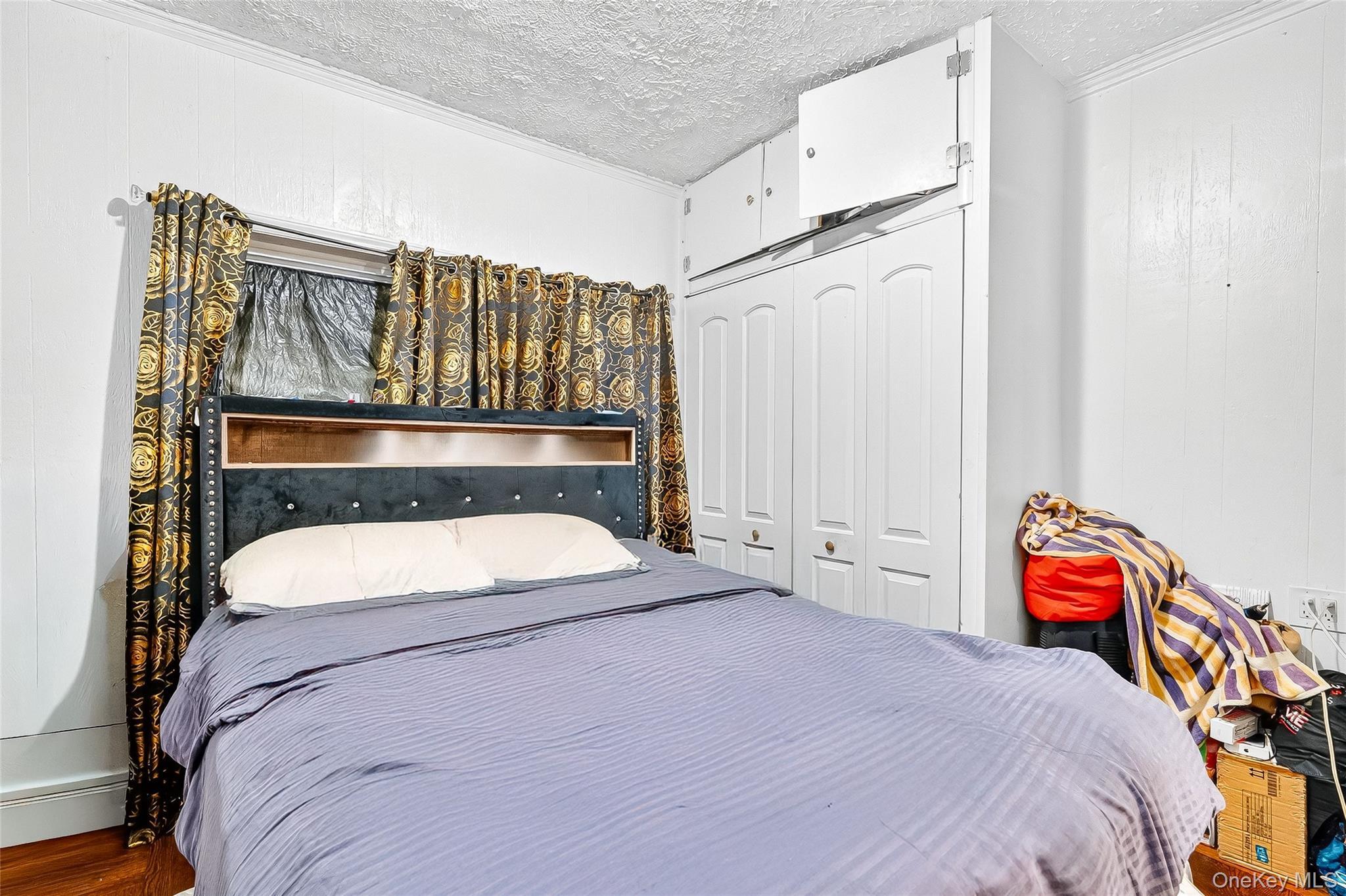 Single Family Evergreen  Bronx, NY 10472, MLS-931348-22