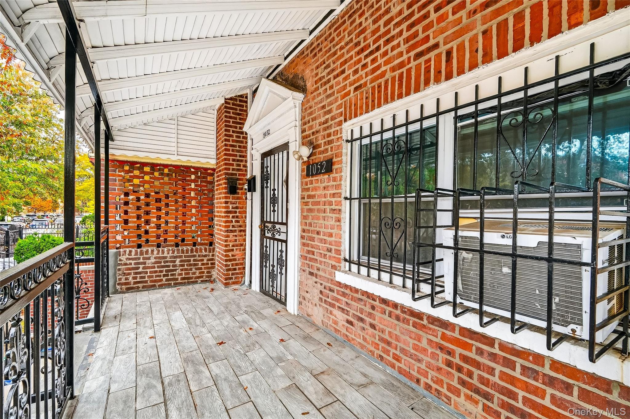 Single Family Evergreen  Bronx, NY 10472, MLS-931348-7