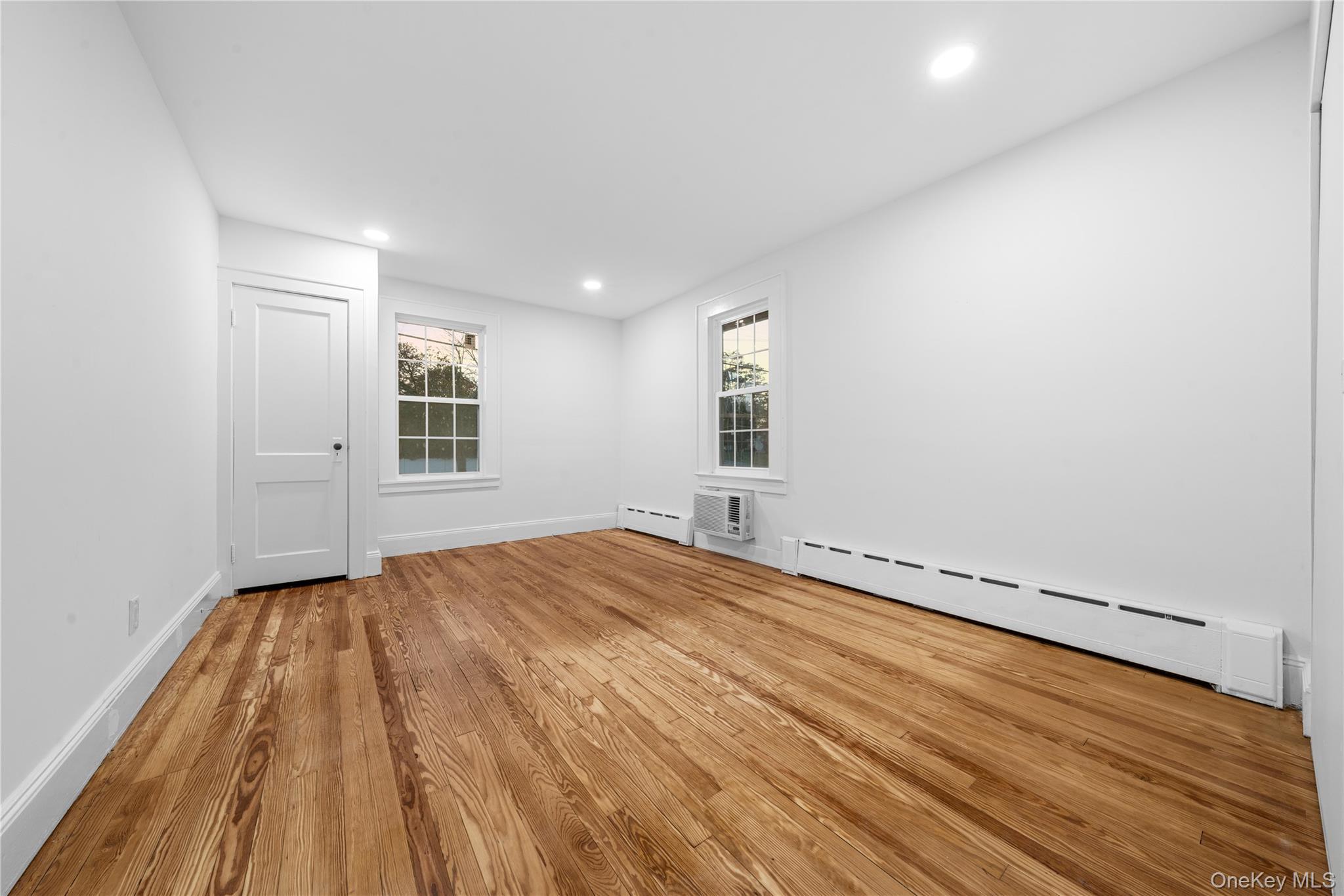 Single Family 3rd  Suffolk County, NY 11757, MLS-931377-12