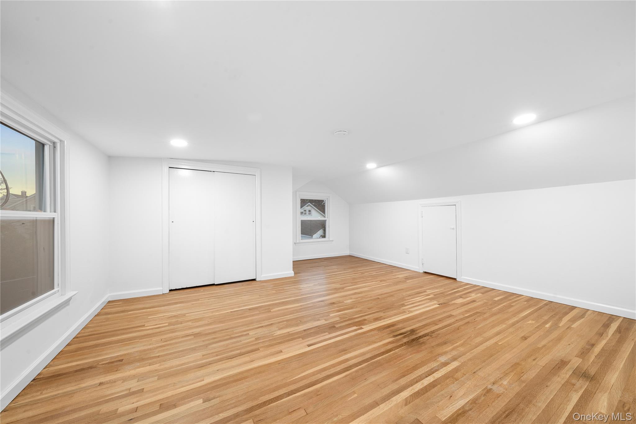 Single Family 3rd  Suffolk County, NY 11757, MLS-931377-16