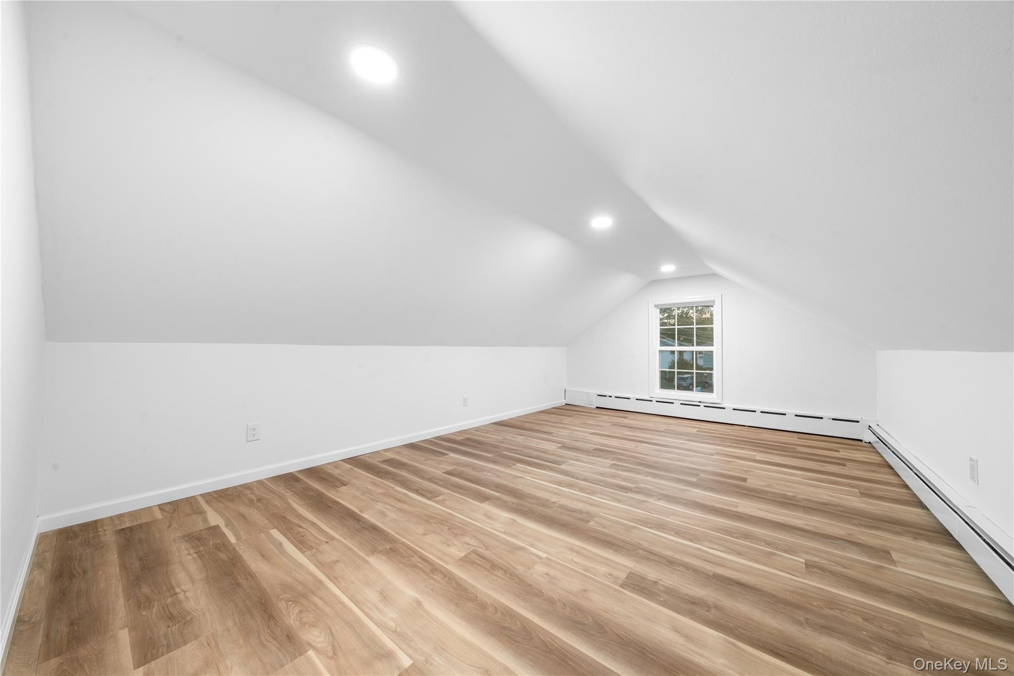 Single Family 3rd  Suffolk County, NY 11757, MLS-931377-18