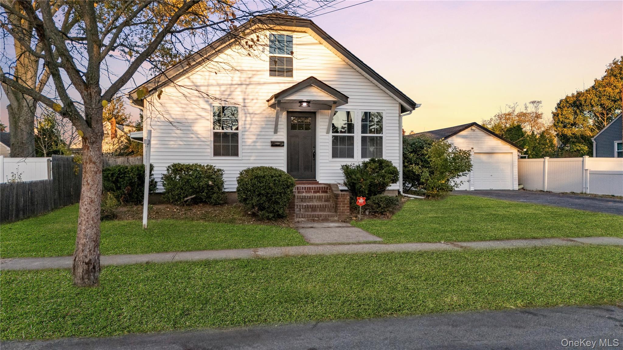 Single Family 3rd  Suffolk County, NY 11757, MLS-931377-24