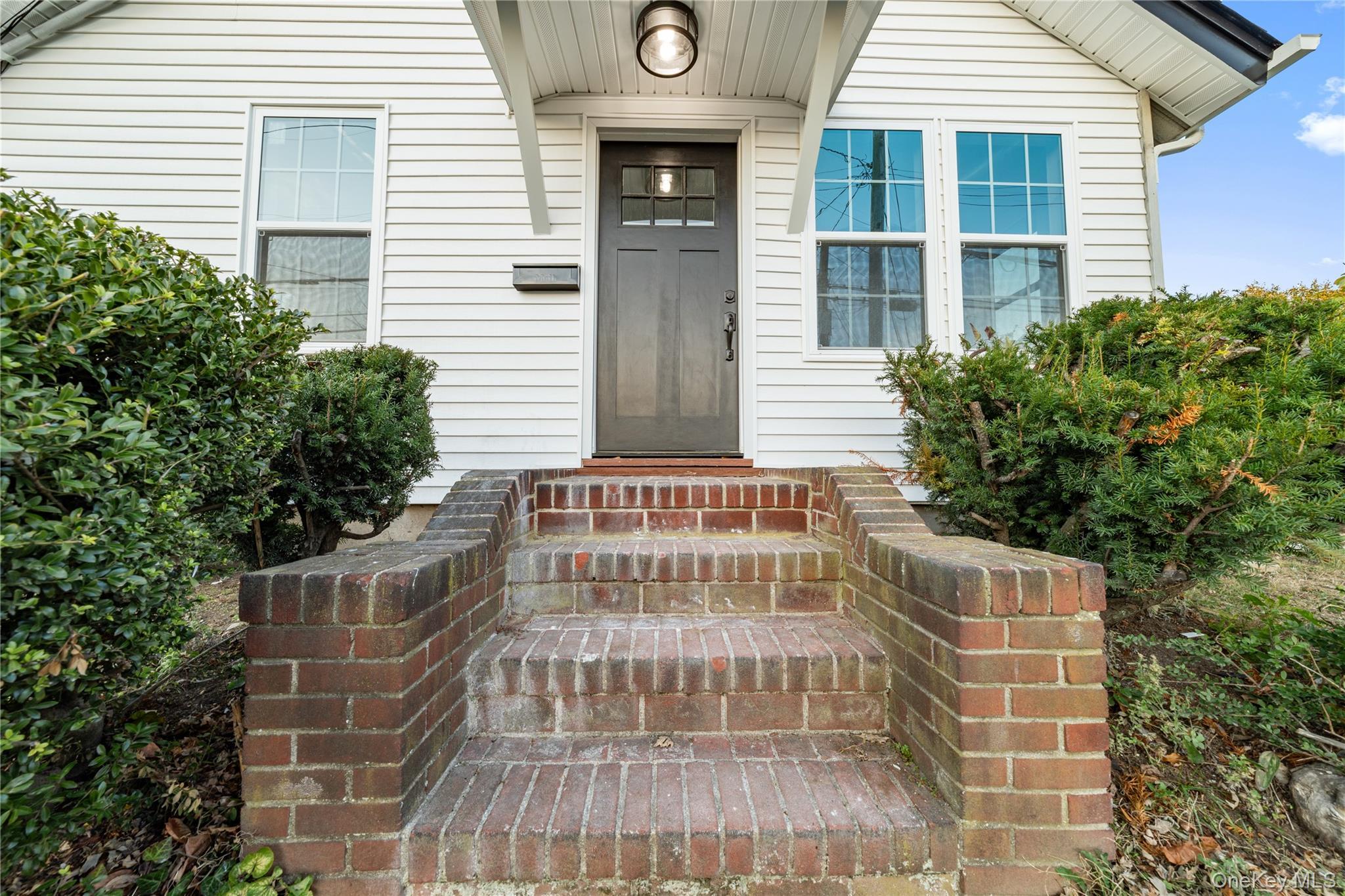 Single Family 3rd  Suffolk County, NY 11757, MLS-931377-26