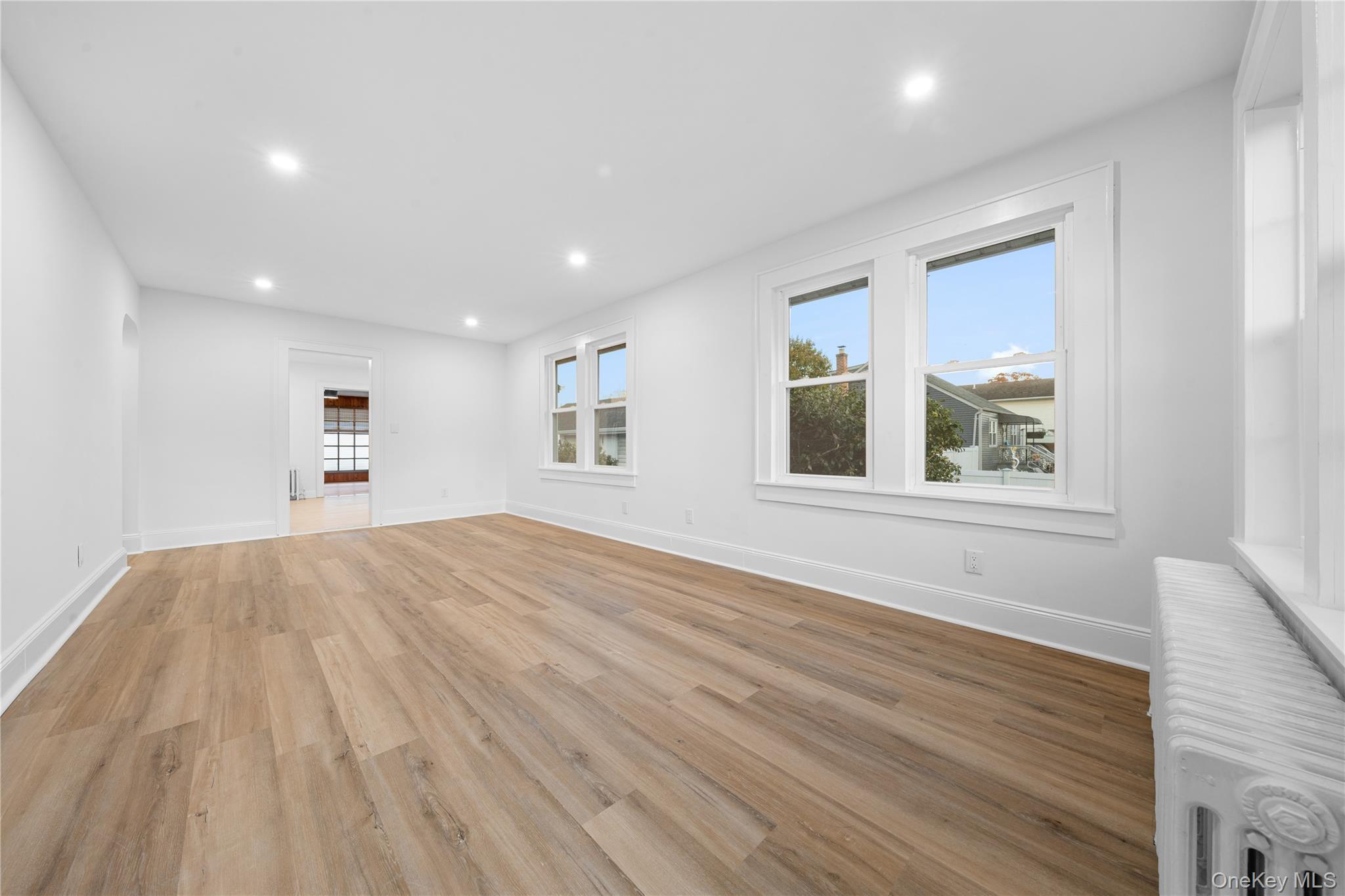 Single Family 3rd  Suffolk County, NY 11757, MLS-931377-5