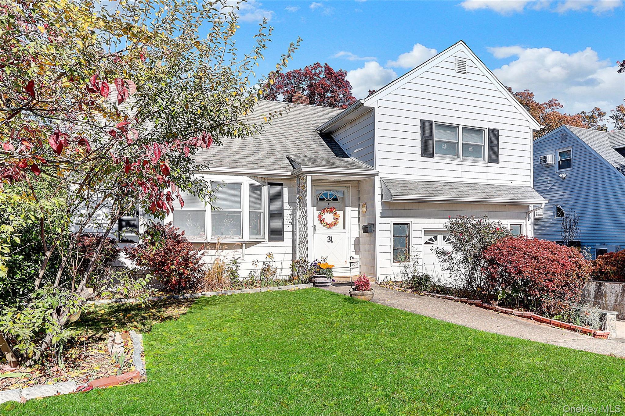 Single Family Poplar Nassau County, NY 11758, MLS-931394-2