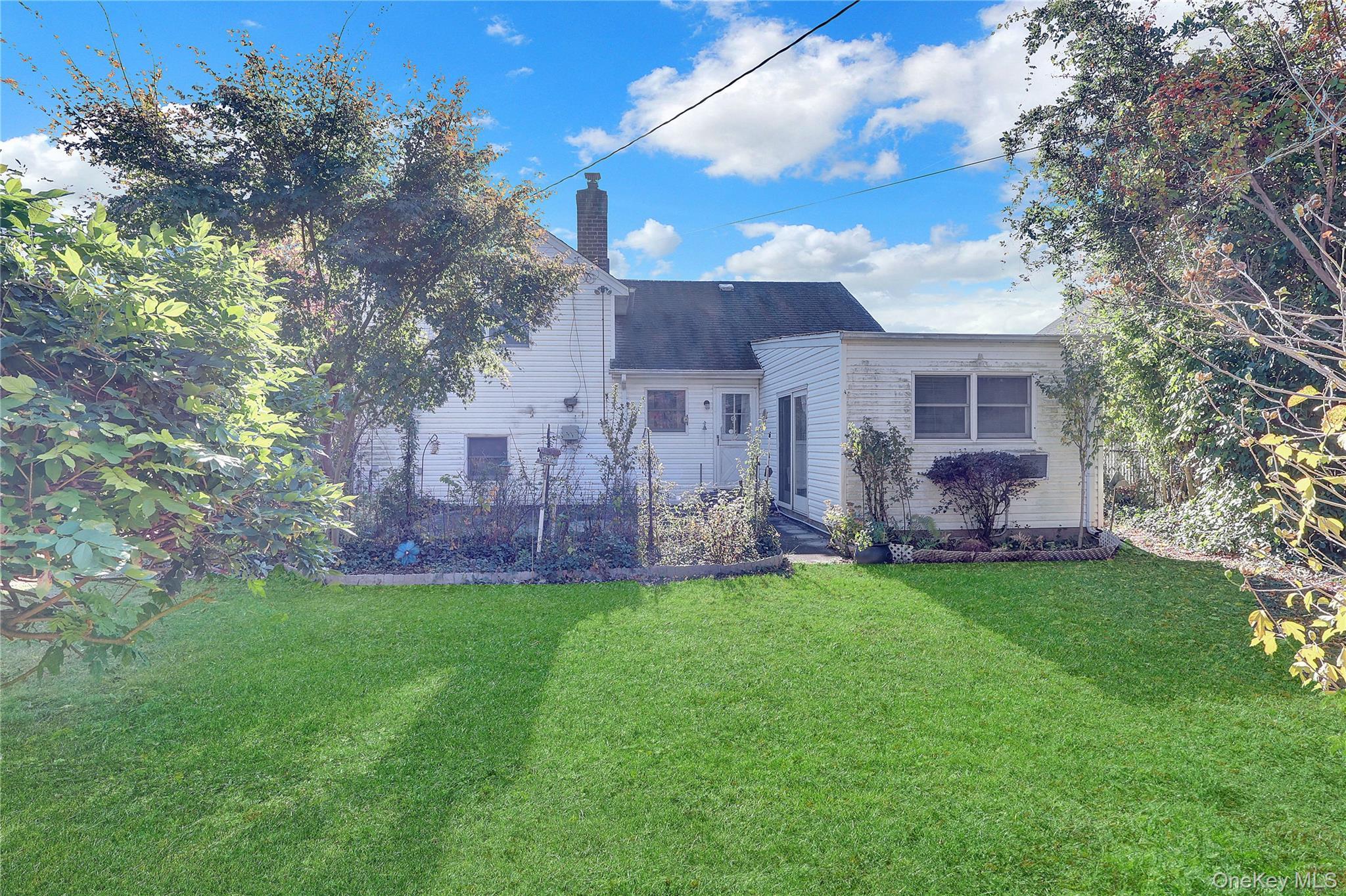 Single Family Poplar Nassau County, NY 11758, MLS-931394-7