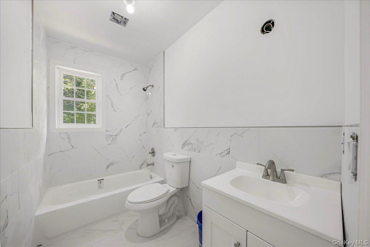 Single Family Waldron  Rockland County, NY 10960, MLS-931402-8