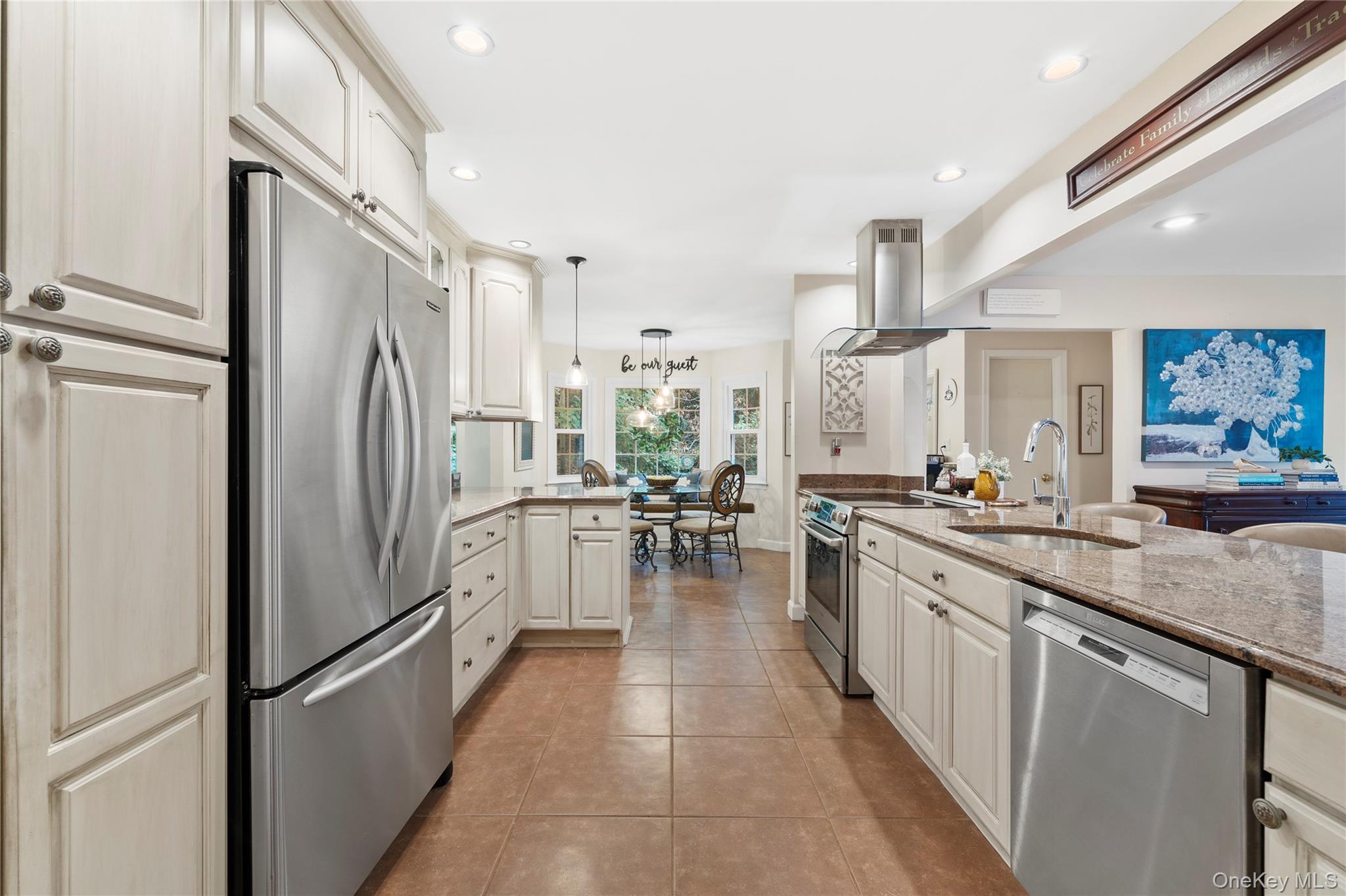 Single Family Hoffman Suffolk County, NY 11788, MLS-931406-10