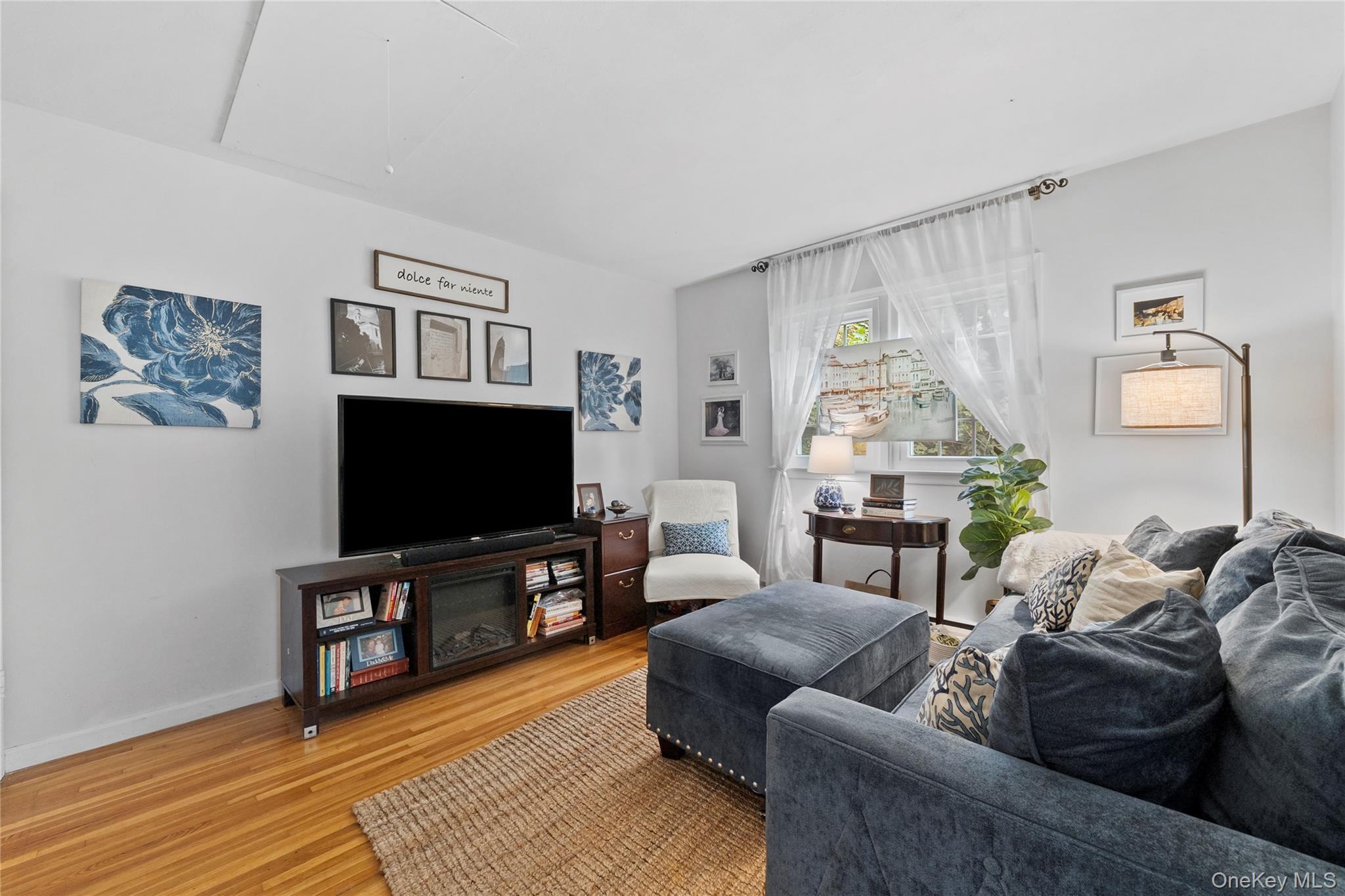 Single Family Hoffman Suffolk County, NY 11788, MLS-931406-32