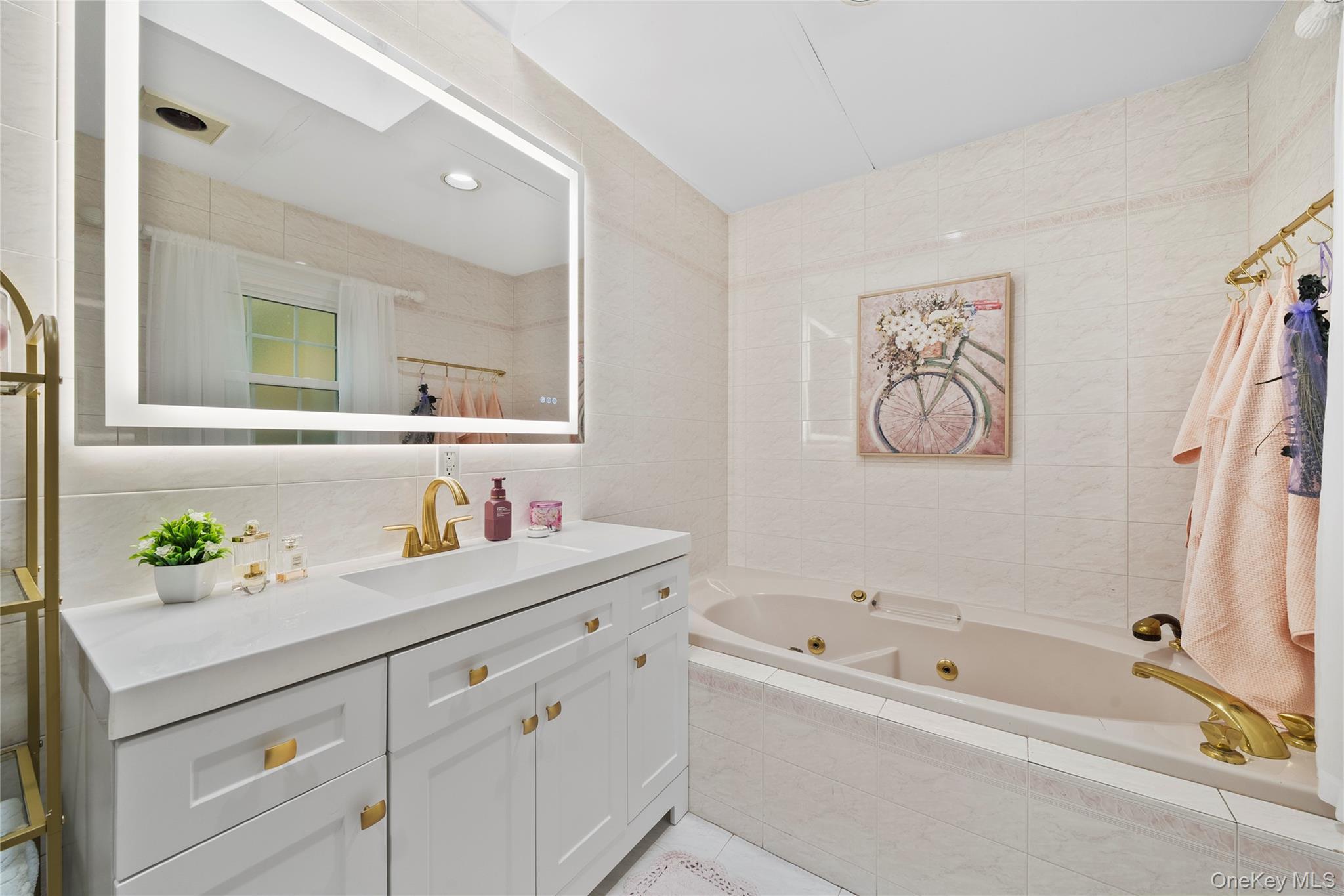 Single Family Hoffman Suffolk County, NY 11788, MLS-931406-33