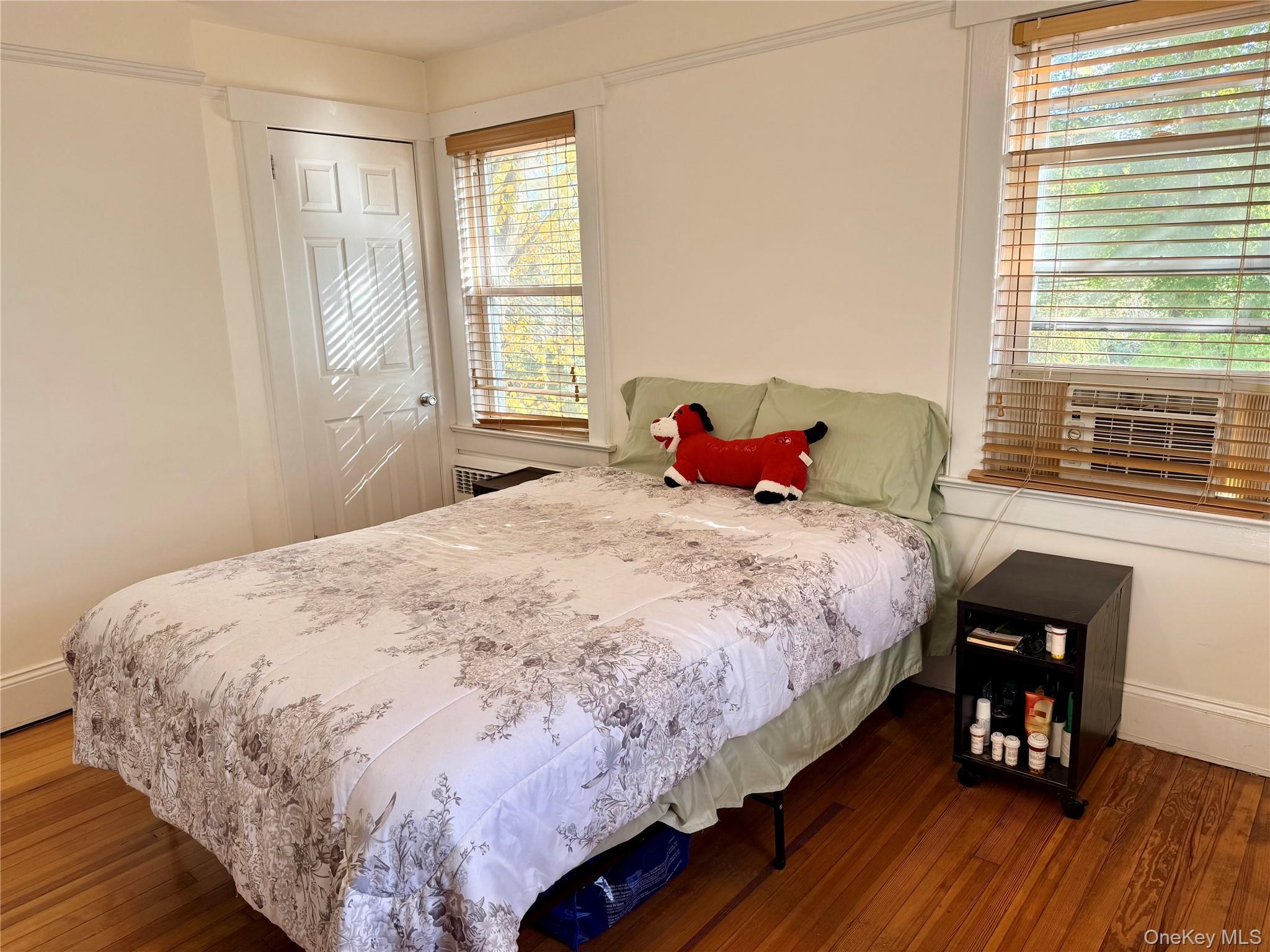 Single Family School  Nassau County, NY 11050, MLS-931409-15