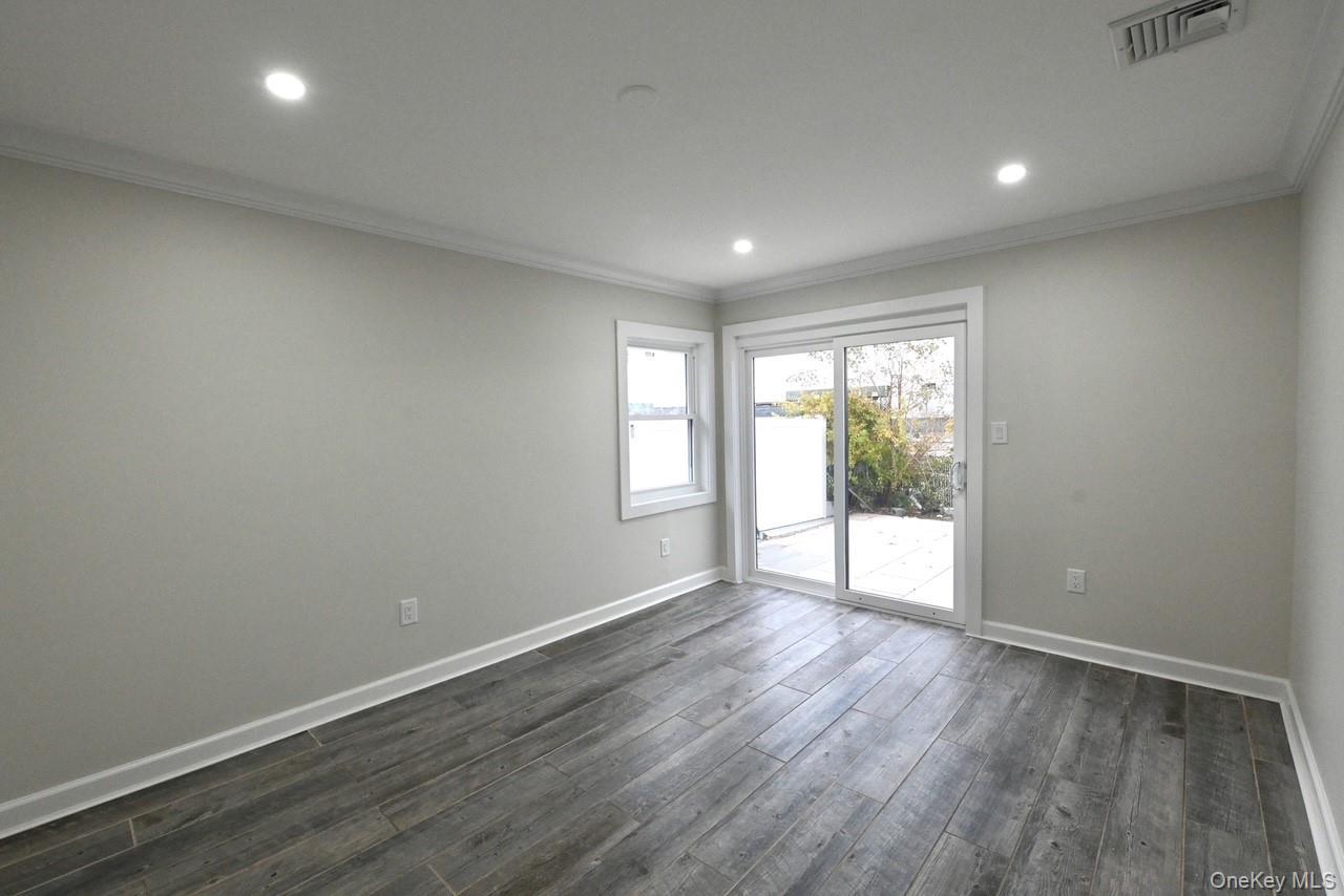 Single Family Bayview  Nassau County, NY 11559, MLS-931428-17