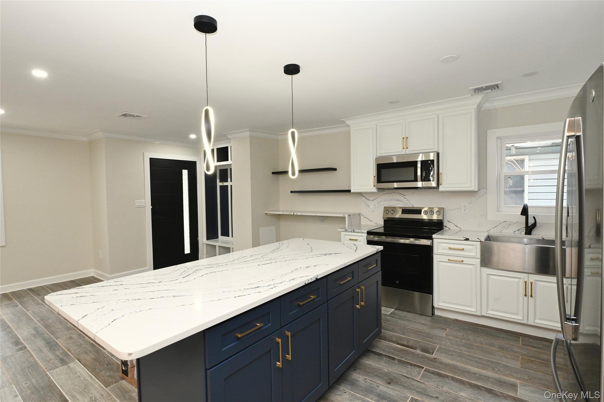 Single Family Bayview  Nassau County, NY 11559, MLS-931428-7