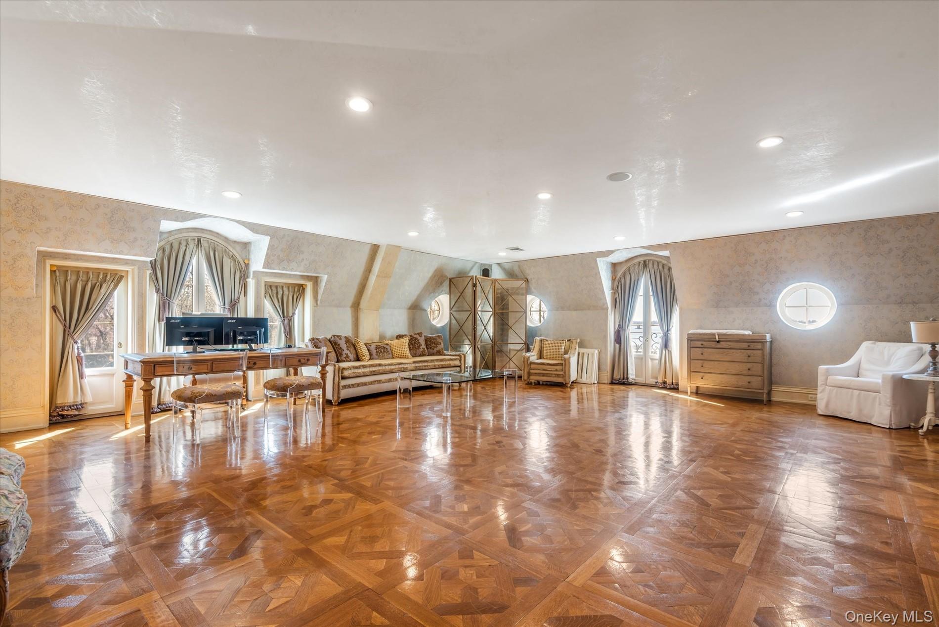 Single Family Kings Point Nassau County, NY 11024, MLS-931438-31