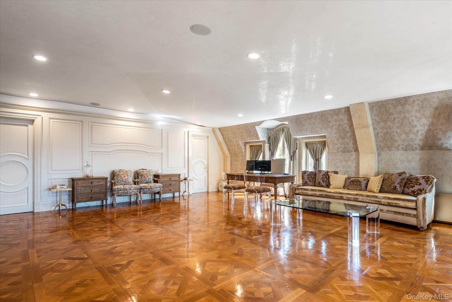 Single Family Kings Point Nassau County, NY 11024, MLS-931438-32