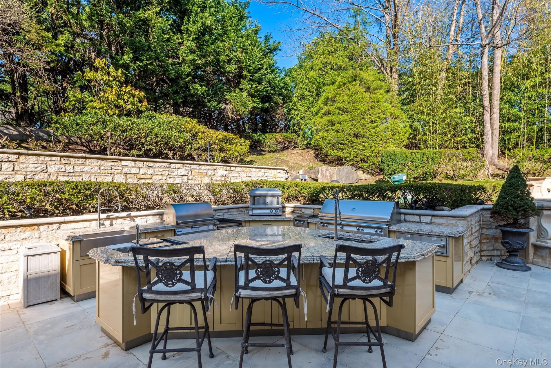 Single Family Kings Point  Nassau County, NY 11024, MLS-931438-41