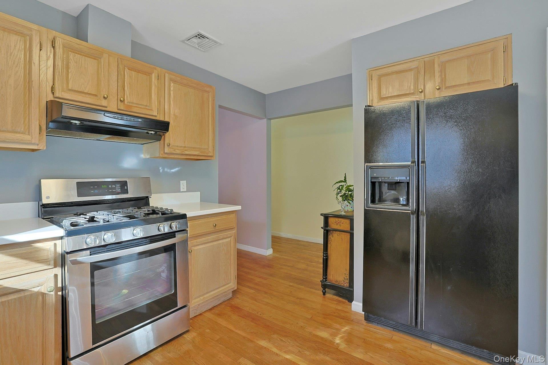 Single Family Holland Westchester County, NY 10603, MLS-931447-11