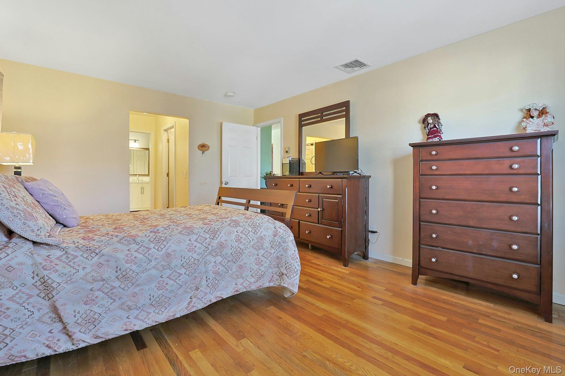 Single Family Holland Westchester County, NY 10603, MLS-931447-18