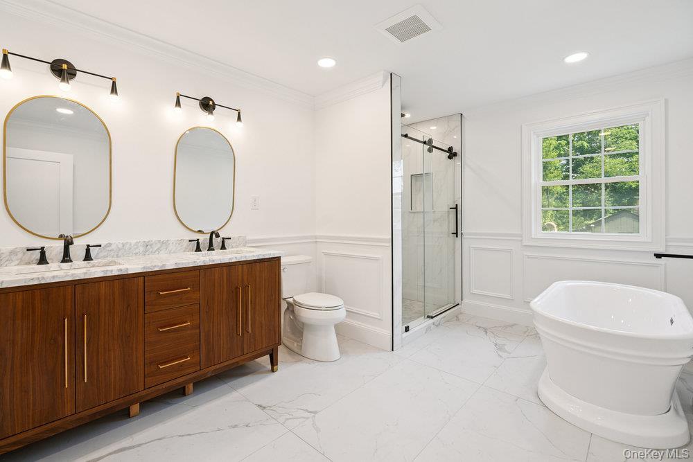 Single Family Venus Nassau County, NY 11791, MLS-931448-13