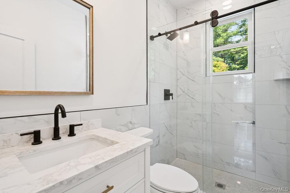 Single Family Venus Nassau County, NY 11791, MLS-931448-16