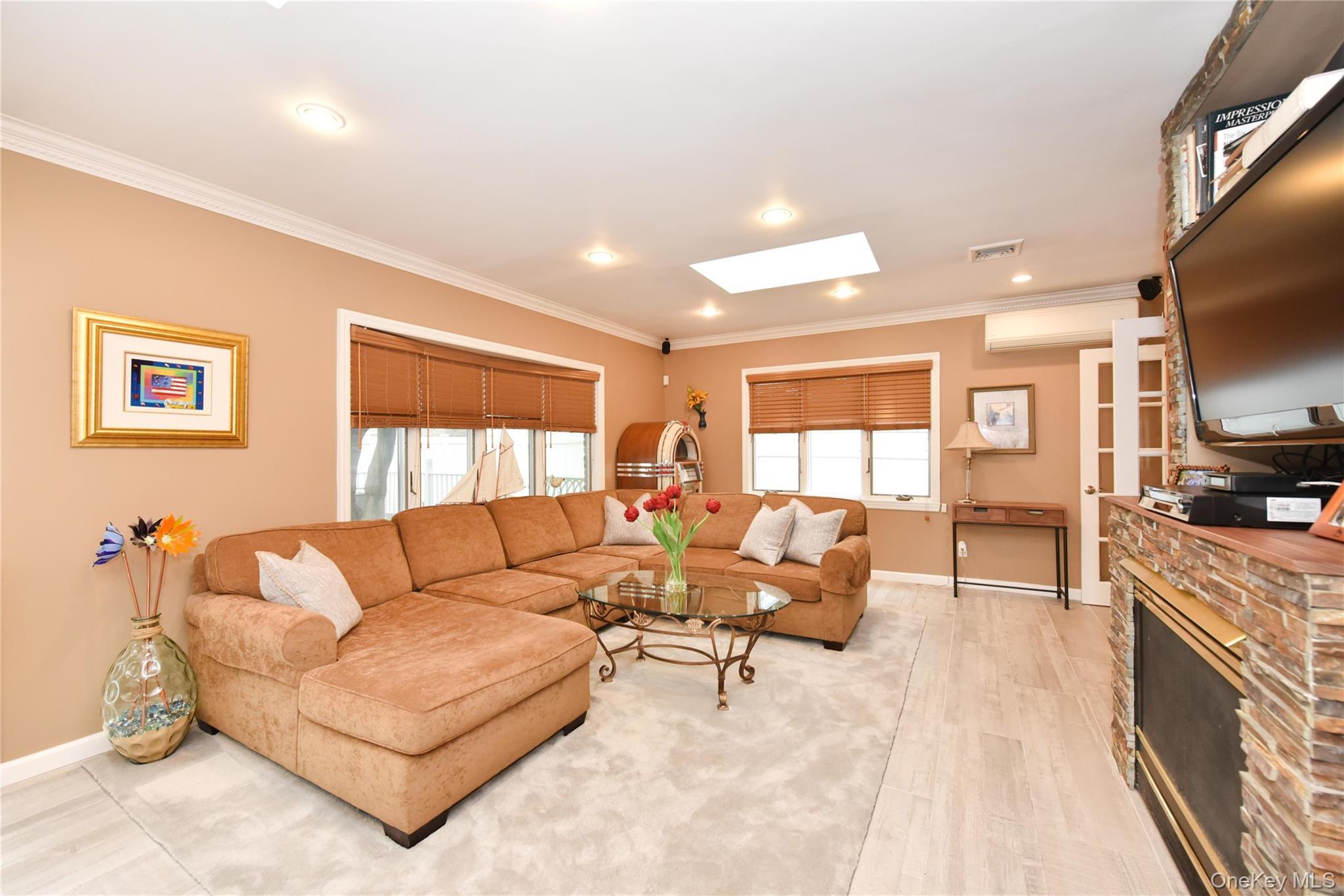 Single Family 212th Queens, NY 11364, MLS-931452-14