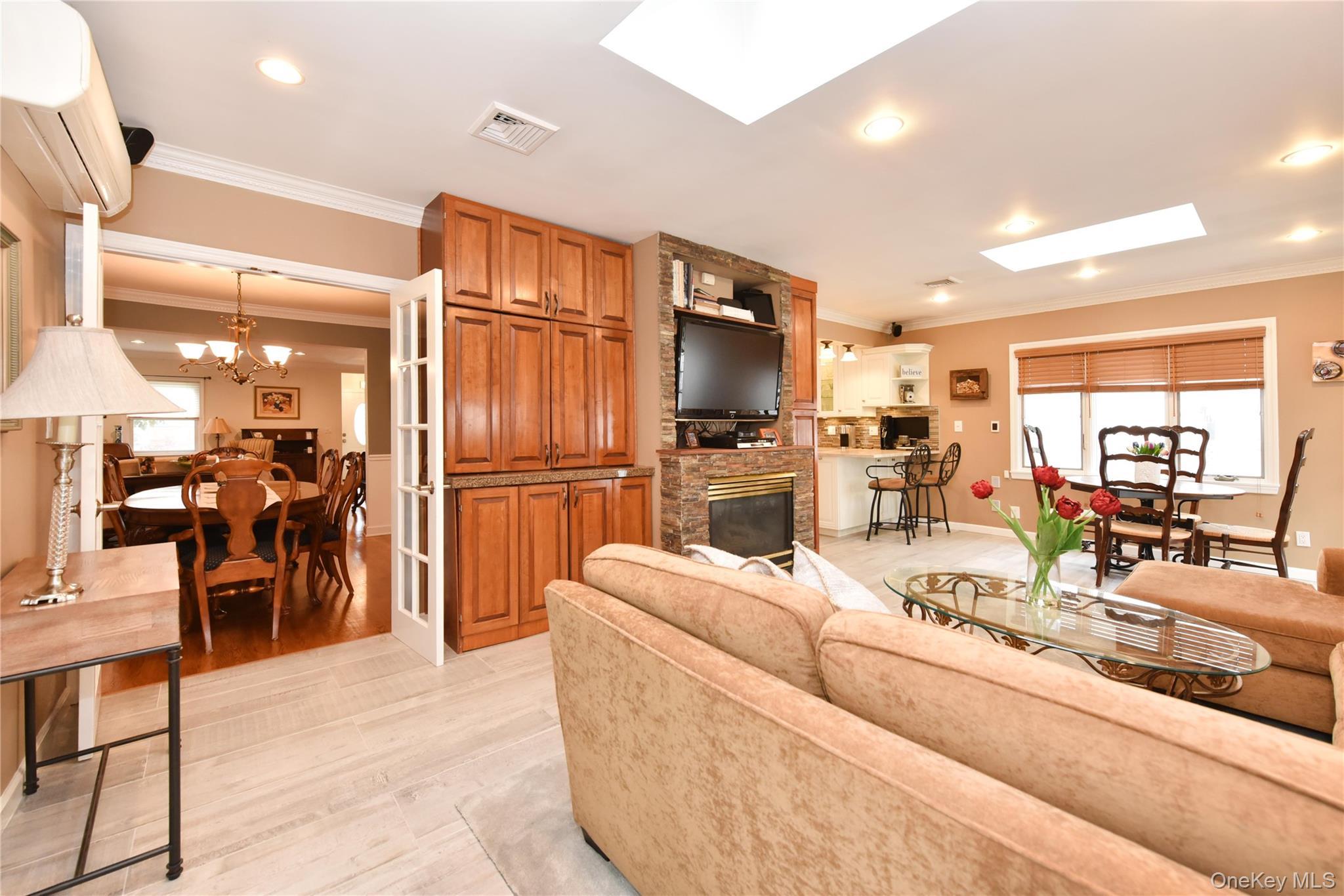 Single Family 212th Queens, NY 11364, MLS-931452-16