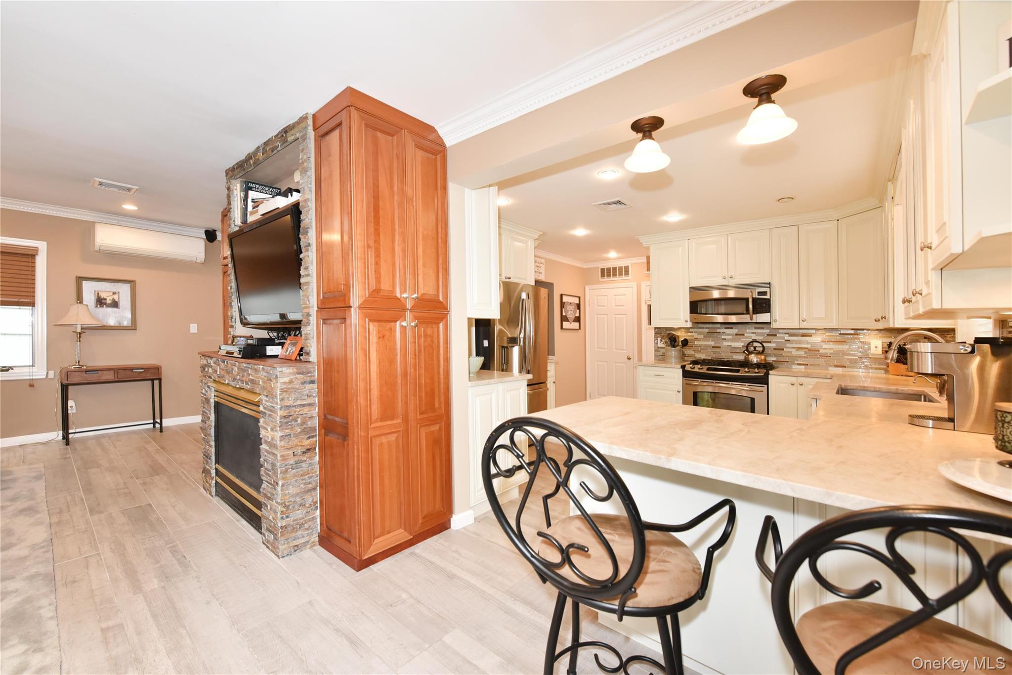 Single Family 212th Queens, NY 11364, MLS-931452-18