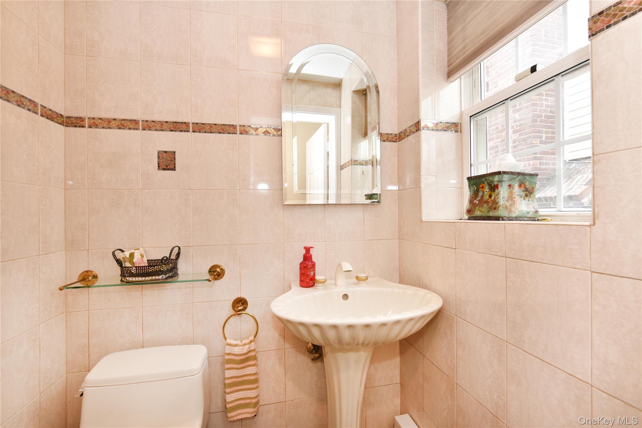 Single Family 212th Queens, NY 11364, MLS-931452-19