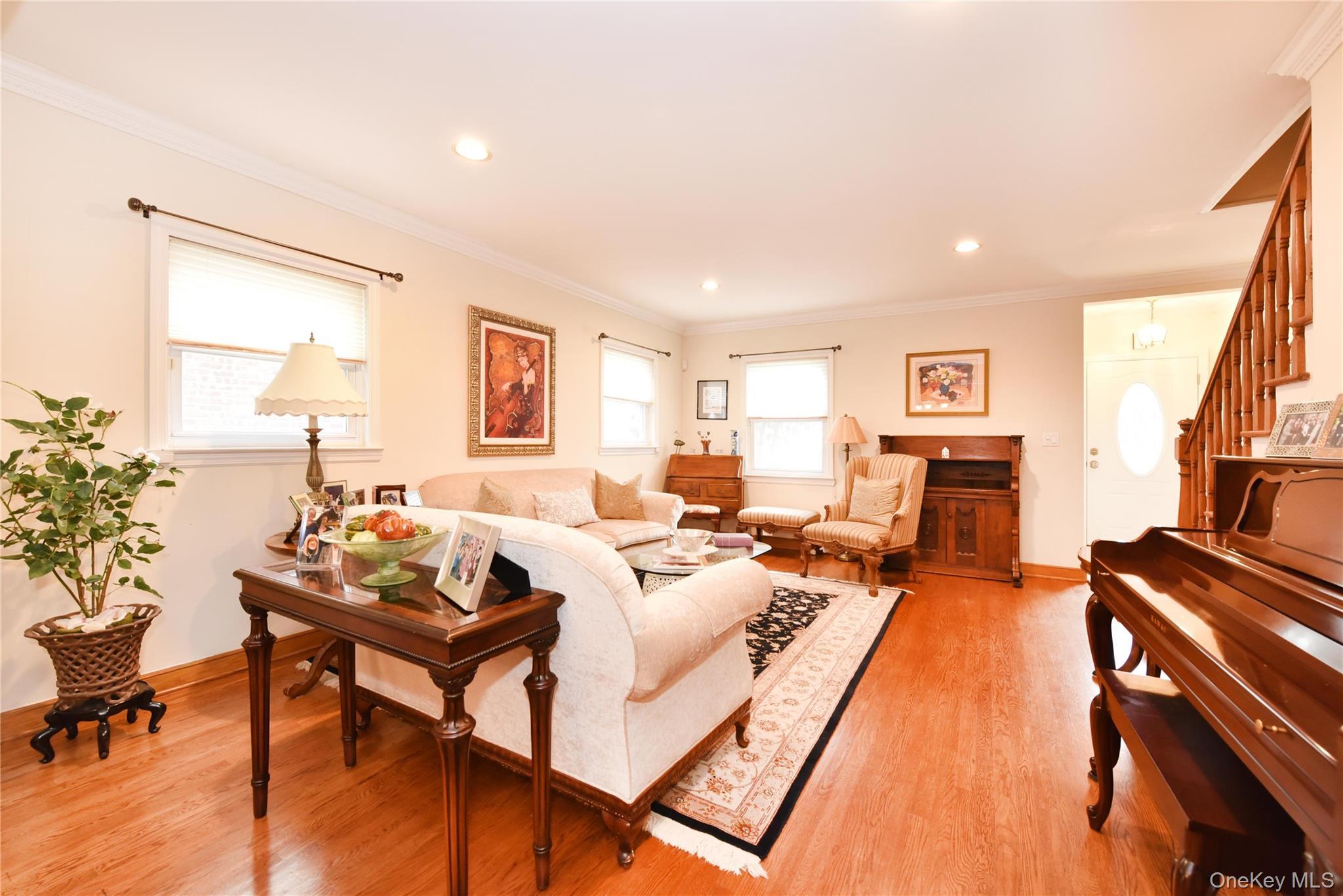 Single Family 212th Queens, NY 11364, MLS-931452-4