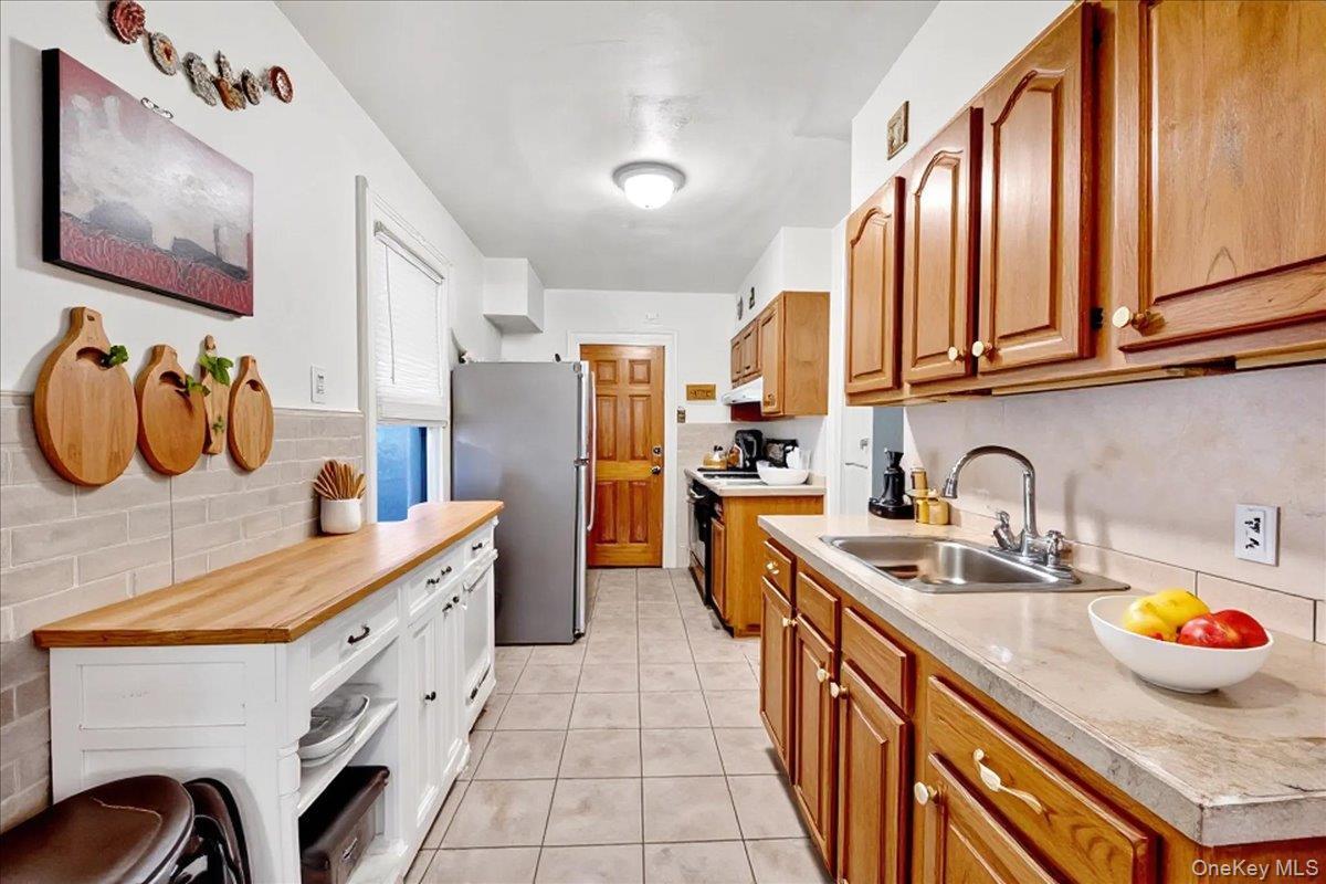 Single Family 195th  Bronx, NY 10461, MLS-931466-14