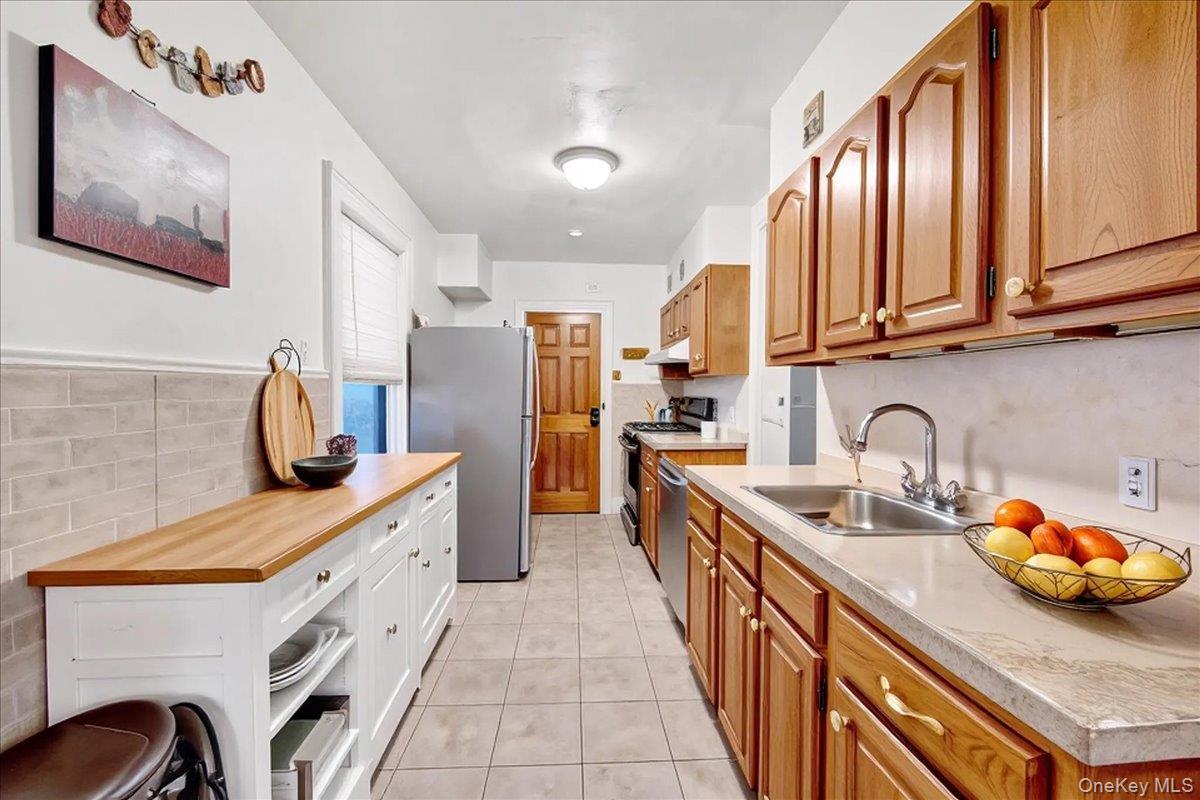 Single Family 195th  Bronx, NY 10461, MLS-931466-15