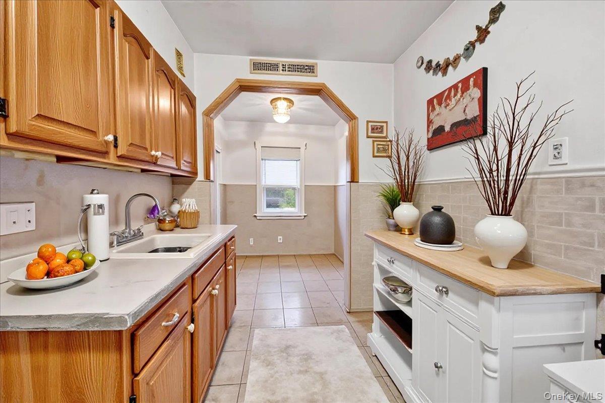 Single Family 195th  Bronx, NY 10461, MLS-931466-16