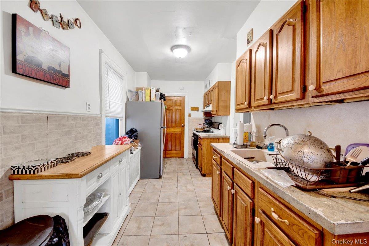 Single Family 195th  Bronx, NY 10461, MLS-931466-20