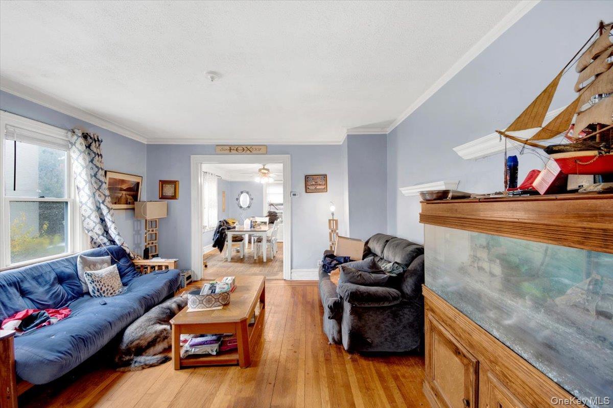 Single Family 195th  Bronx, NY 10461, MLS-931466-22