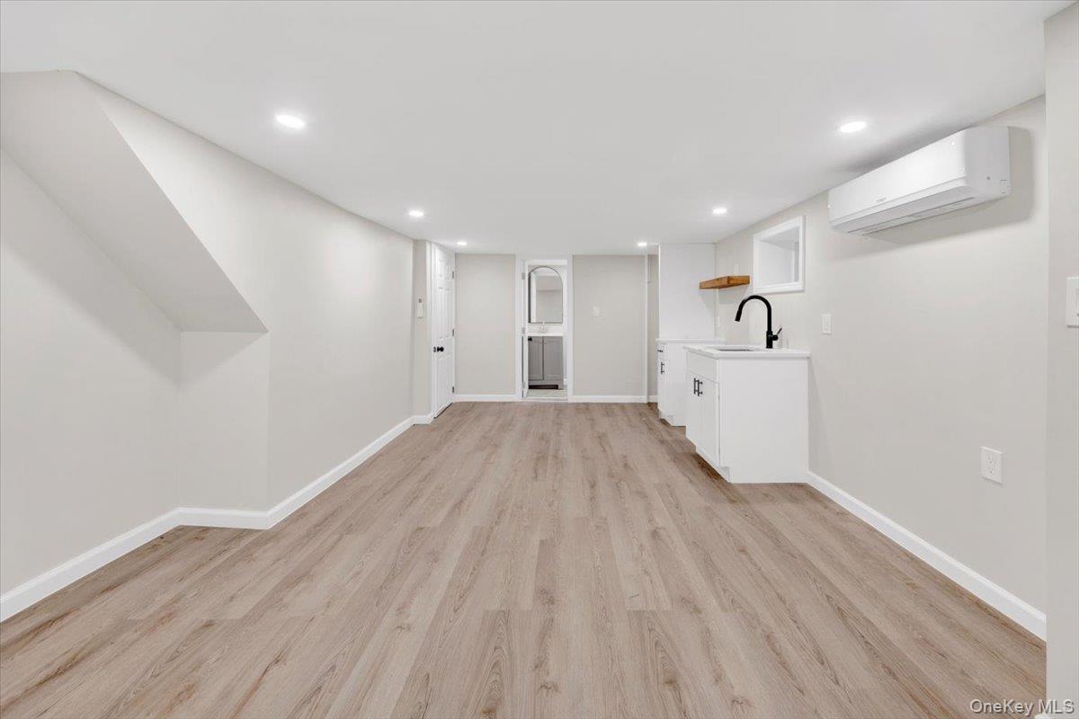 Single Family Edson  Bronx, NY 10466, MLS-931471-13