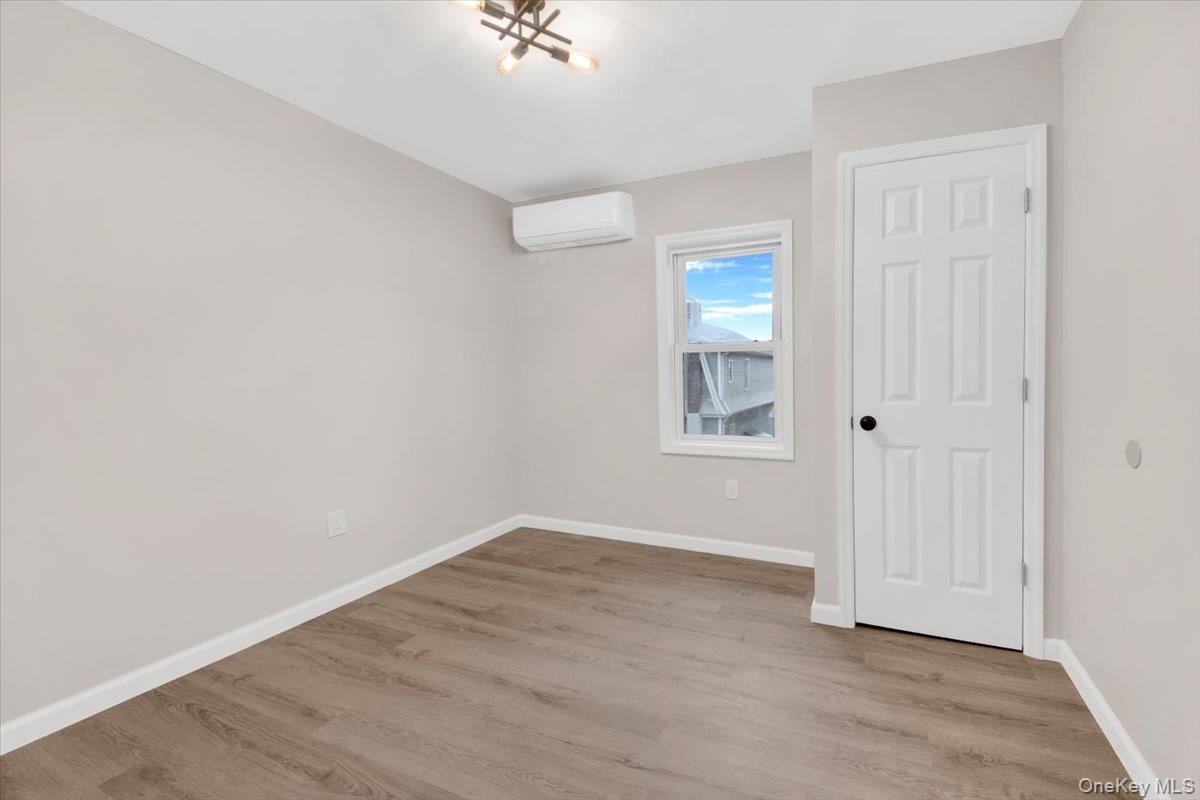 Single Family Edson  Bronx, NY 10466, MLS-931471-18