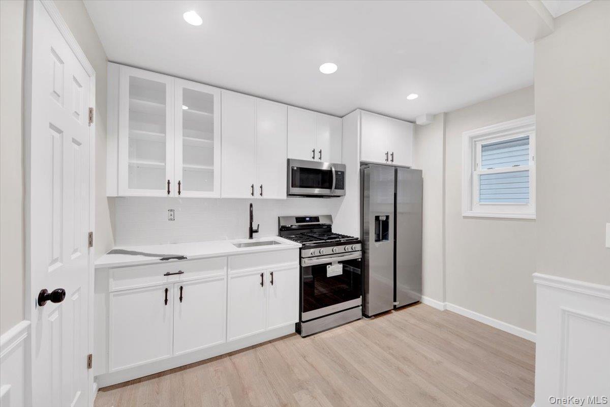 Single Family Edson  Bronx, NY 10466, MLS-931471-2