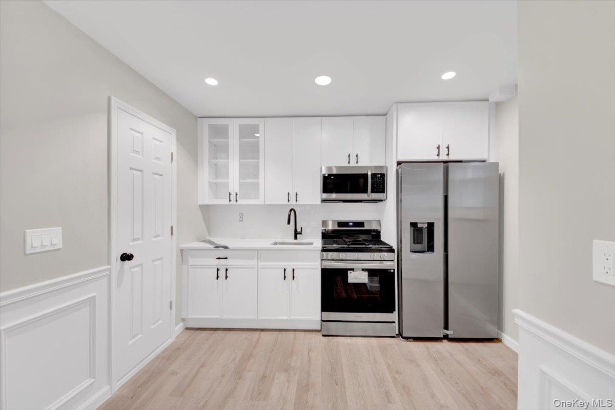 Single Family Edson  Bronx, NY 10466, MLS-931471-3