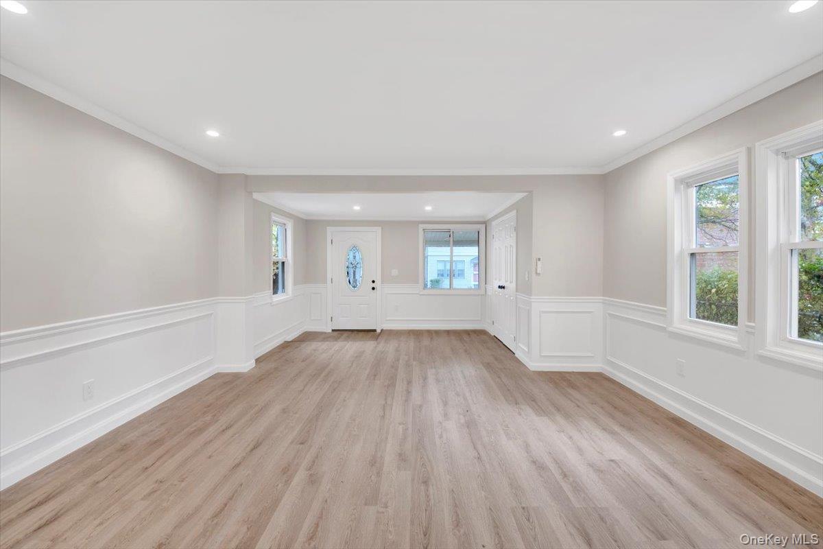 Single Family Edson  Bronx, NY 10466, MLS-931471-4