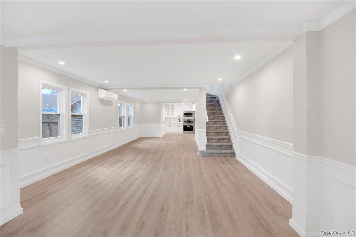 Single Family Edson  Bronx, NY 10466, MLS-931471-6