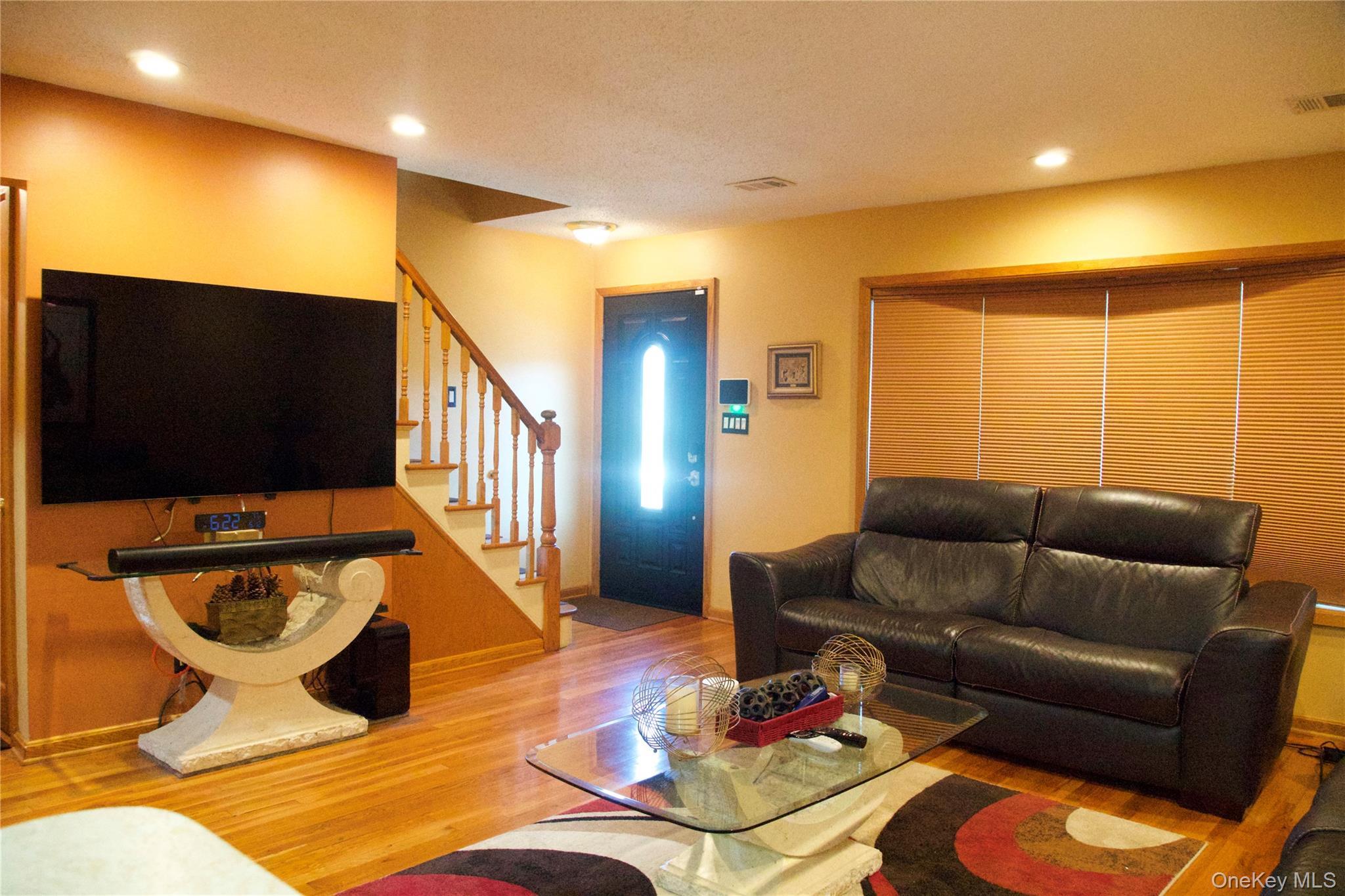 Single Family Renfrew  Nassau County, NY 11003, MLS-931475-18