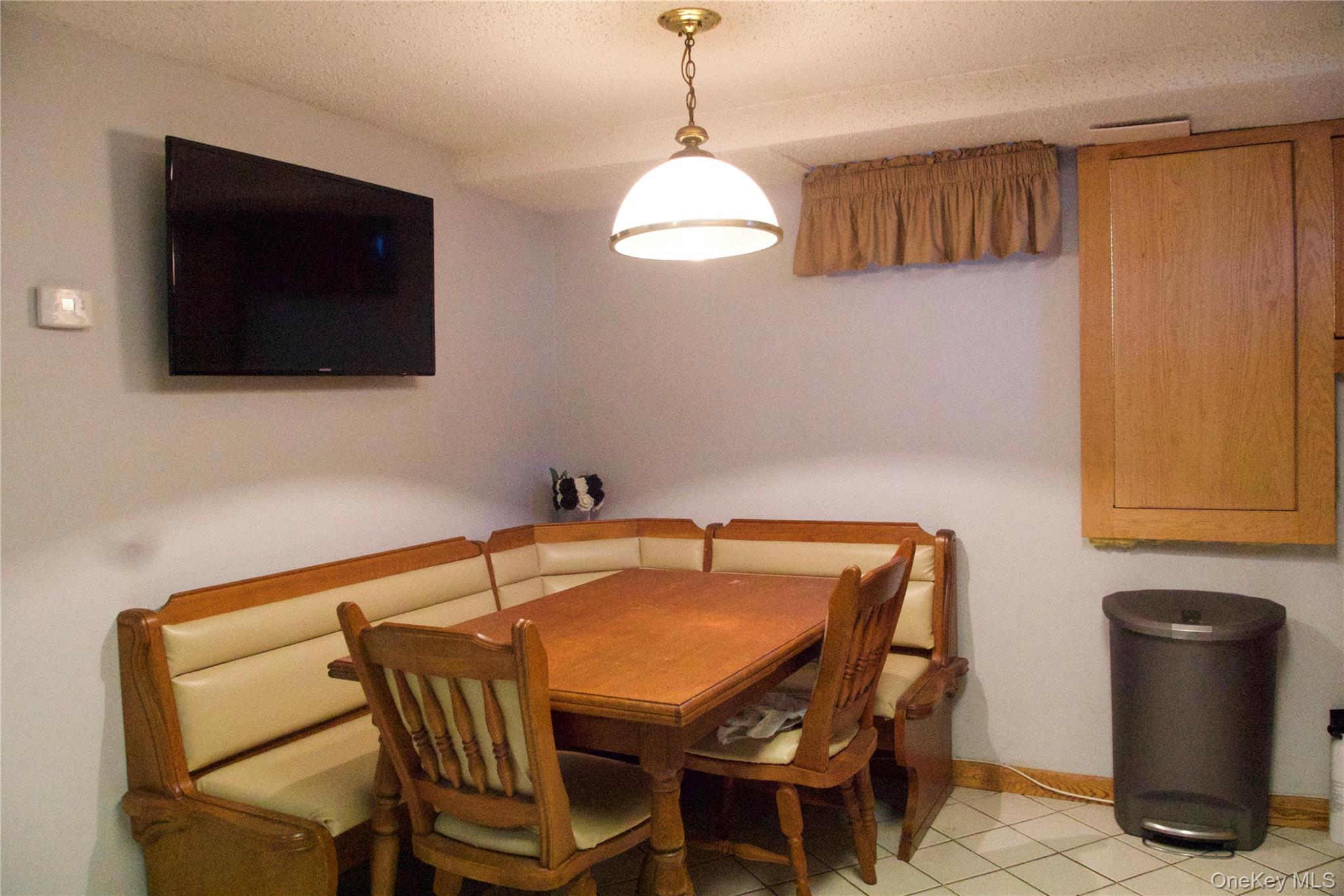Single Family Renfrew  Nassau County, NY 11003, MLS-931475-37