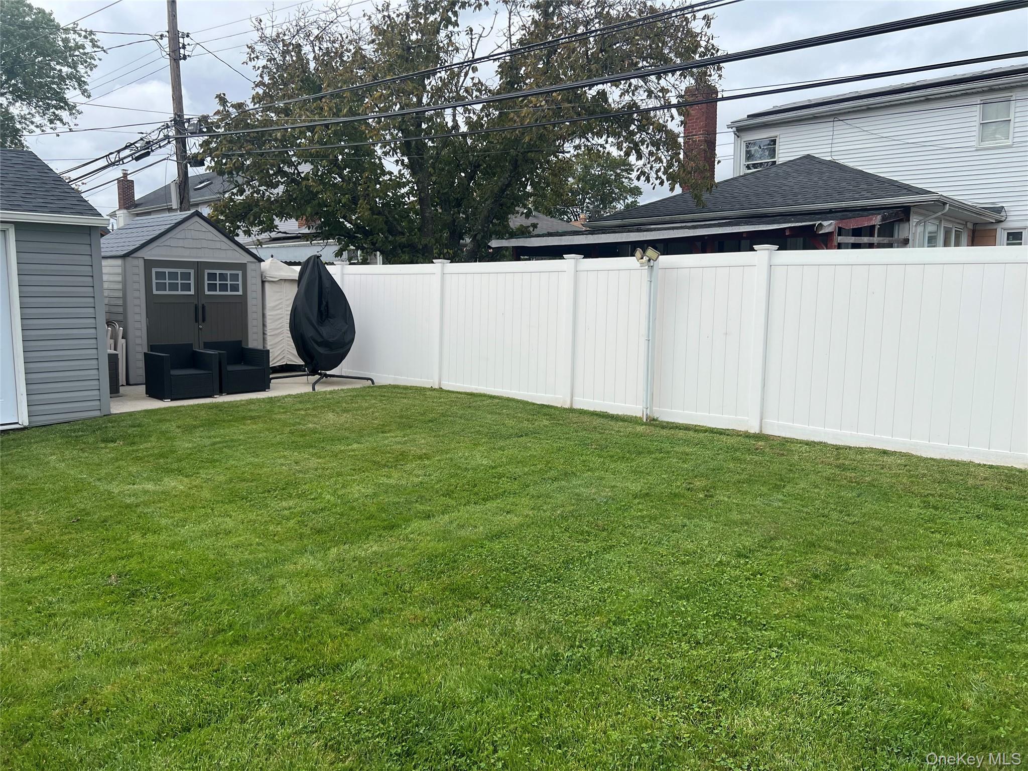 Single Family Renfrew  Nassau County, NY 11003, MLS-931475-4