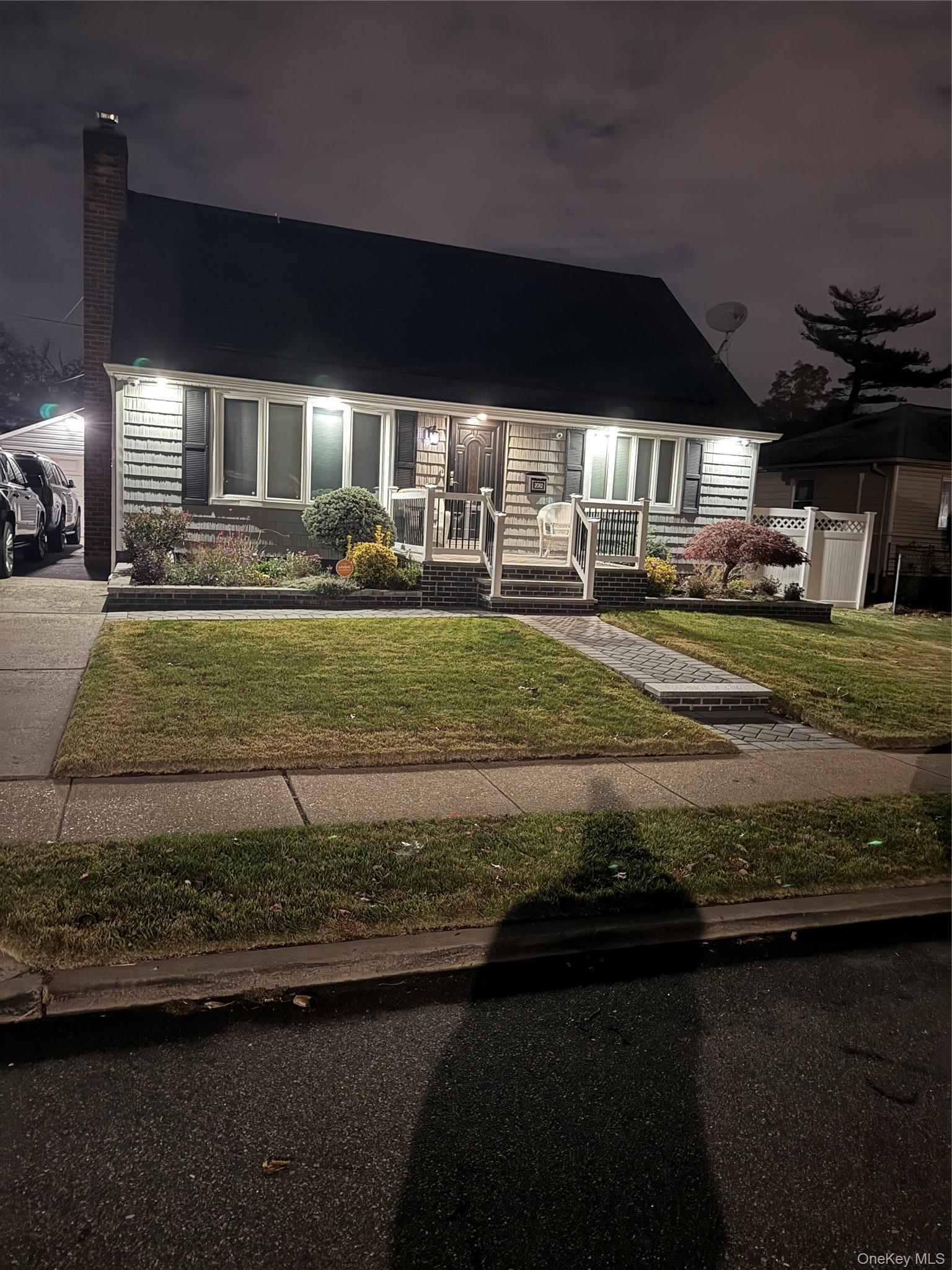 Single Family Renfrew  Nassau County, NY 11003, MLS-931475-6